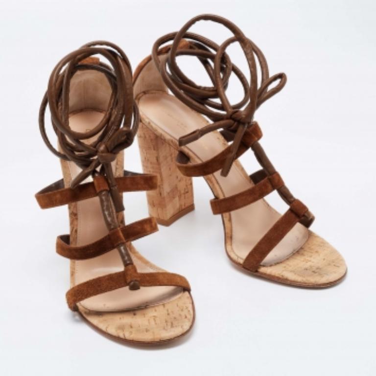 Gianvito Rossi Sandali Cayman in pelle e camoscio marrone taglia 41 in vendita 1