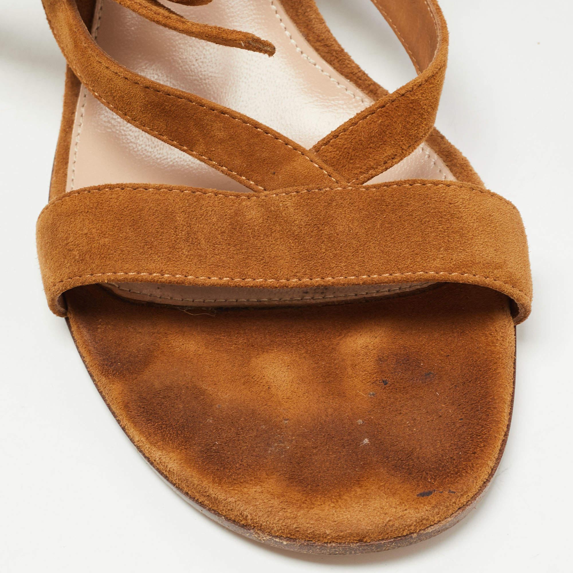 Gianvito Rossi Sandali alla caviglia Janis in pelle scamosciata marrone misura 39,5 in vendita 2