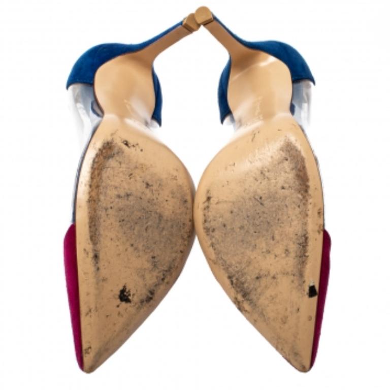 Resplendent and elegant, these Plexi pumps from the Italian shoe label Gianvito Rossi are here to make you fall in love with them. They are designed with clear PVC panels and a sleek pointed toe to create the illusion of longer legs. Crafted from