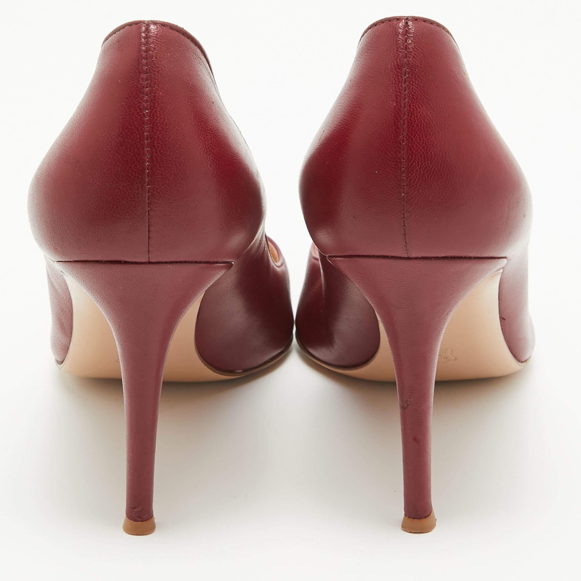 Gianvito Rossi escarpins à bout pointu en cuir bordeaux, taille 40 Pour femmes en vente