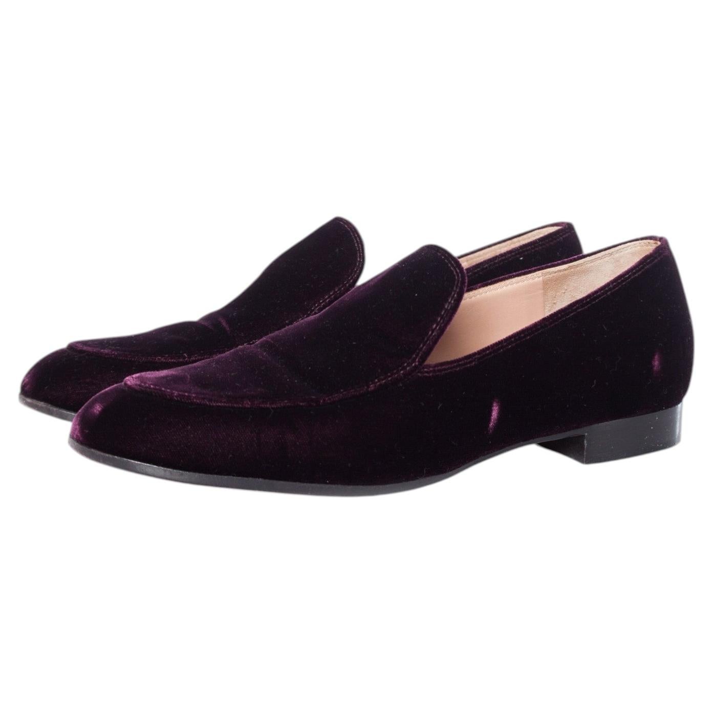 Gianvito Rossi, burgunderfarbene Marcel-Samt-Slipper. im Angebot