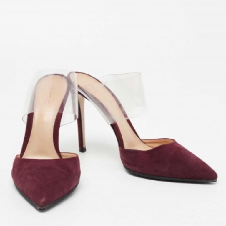 Gianvito Rossi - Mules à bout pointu en daim et plexiglas PVC bordeaux, taille 38 Bon état - En vente à Dubai, Al Qouz 2