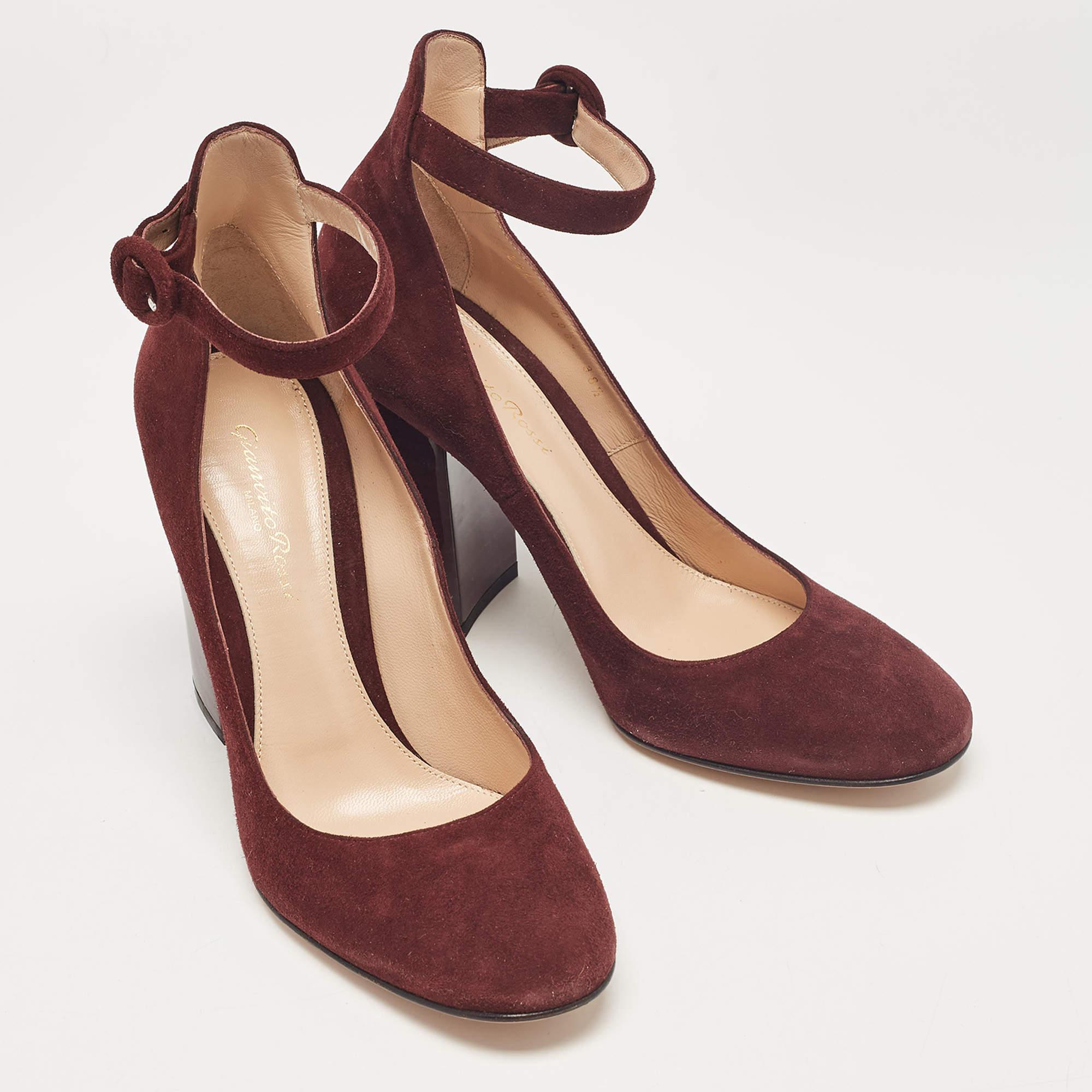 Gianvito Rossi Burgundy Suede Mary Jane Pumps 38.5 In Good Condition For Sale In Dubai, Al Qouz 2