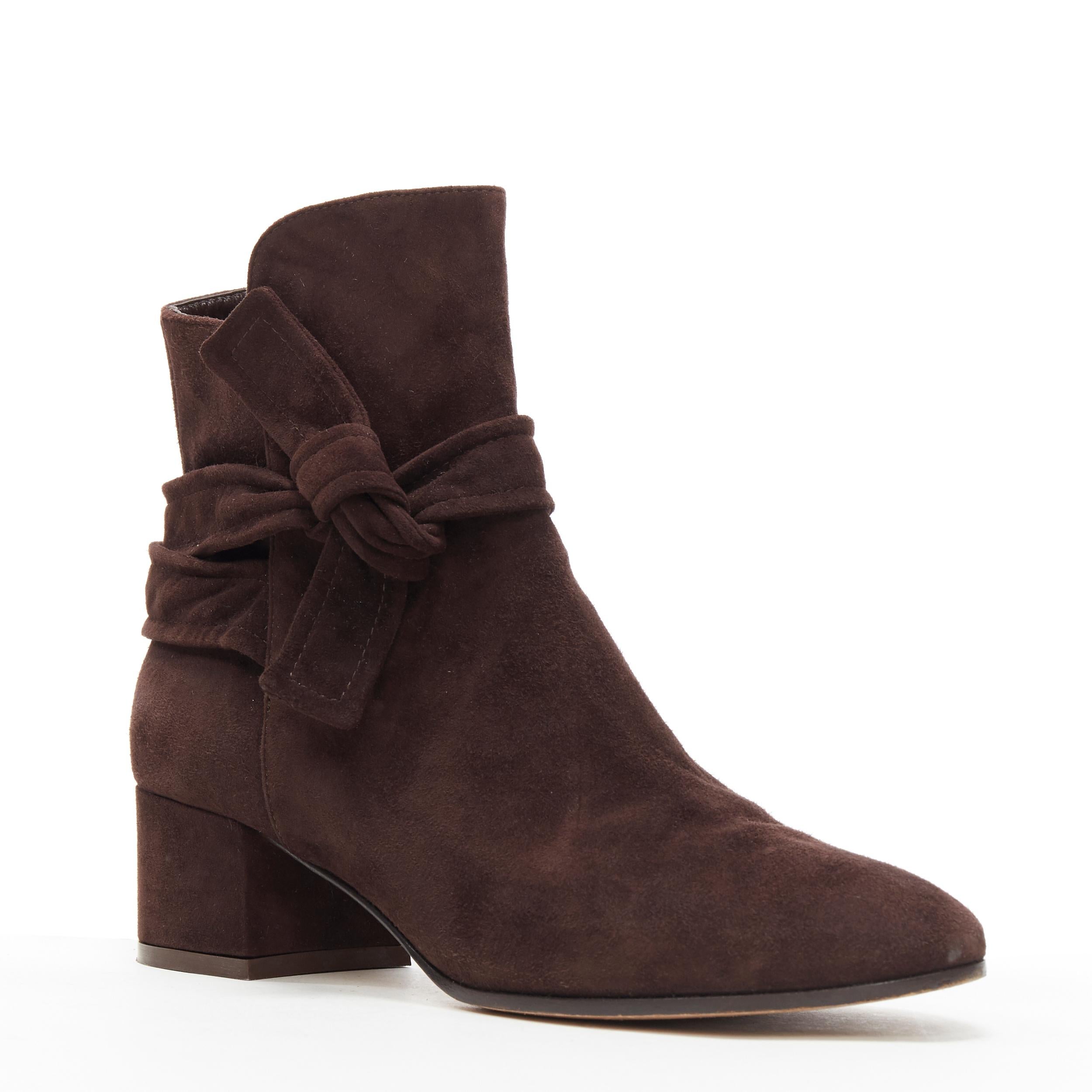 GIANVITO ROSSI dark brown suede wrap tie chunky block heel ankle boot EU37
Brand: Gianvito Rossi
Designer: Gianvito Rossi
Model Name / Style: Ankle boot
Material: Suede
Color: Brown
Pattern: Solid
Extra Detail: Self tie ankle strap detail. Mid