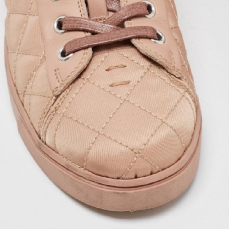 Gianvito Rossi Staubrosa gesteppte Leder Loft Low Top Turnschuhe Größe 37 im Angebot 1