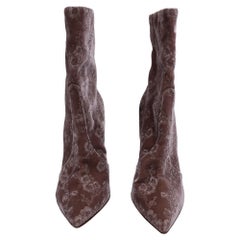 Gianvito Rossi: Bestickte Stiefeletten aus rosa Samt