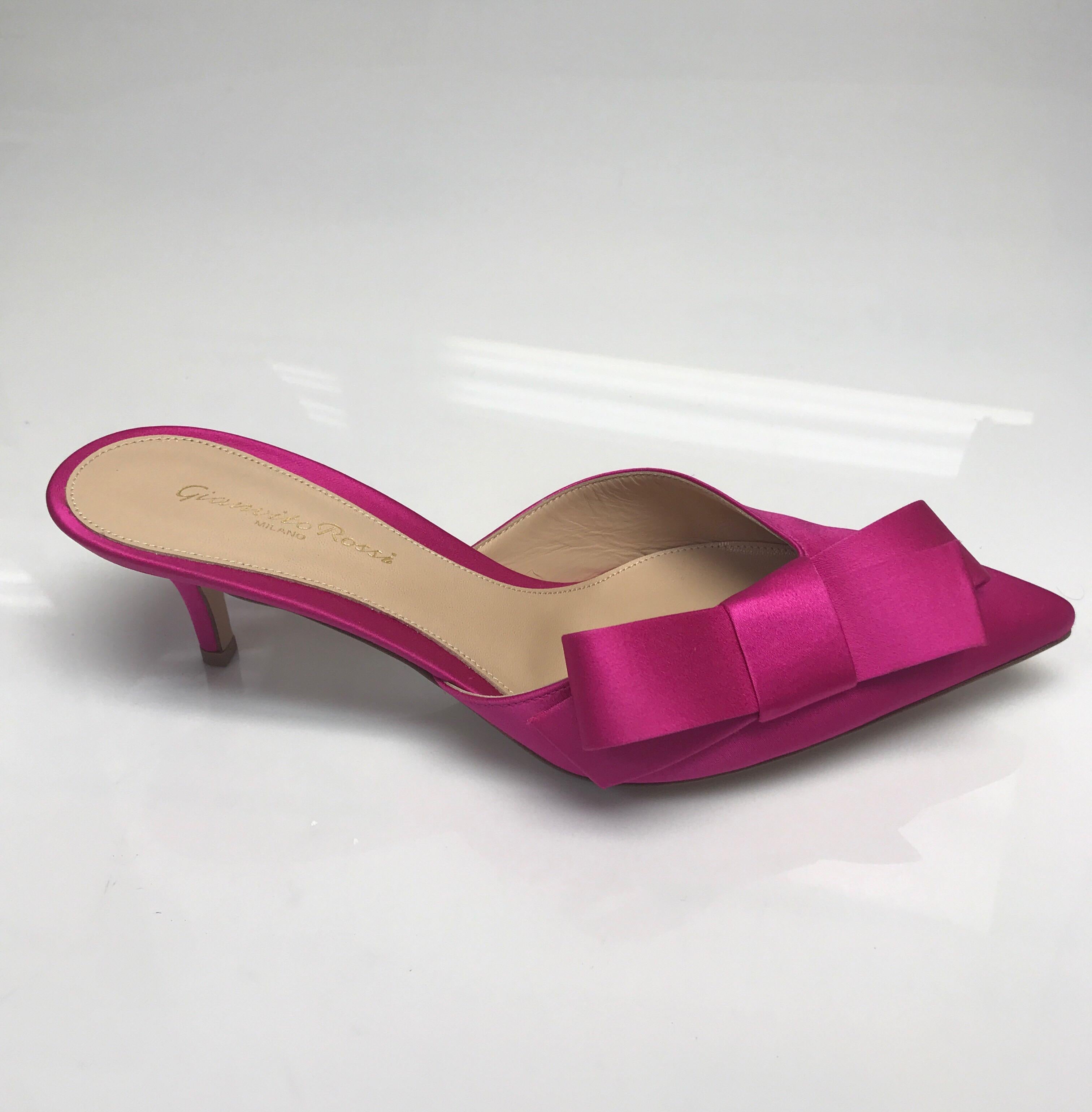 Gianvito Rossi Fuchsia Satin Open Back Pointed Heel w/ Bow-38.5. These adorable Gianvito Rossi kitten heels are in excellent condition, they are brand new, They are made of fuchsia satin material and have a satin bow on the side of each heel. They