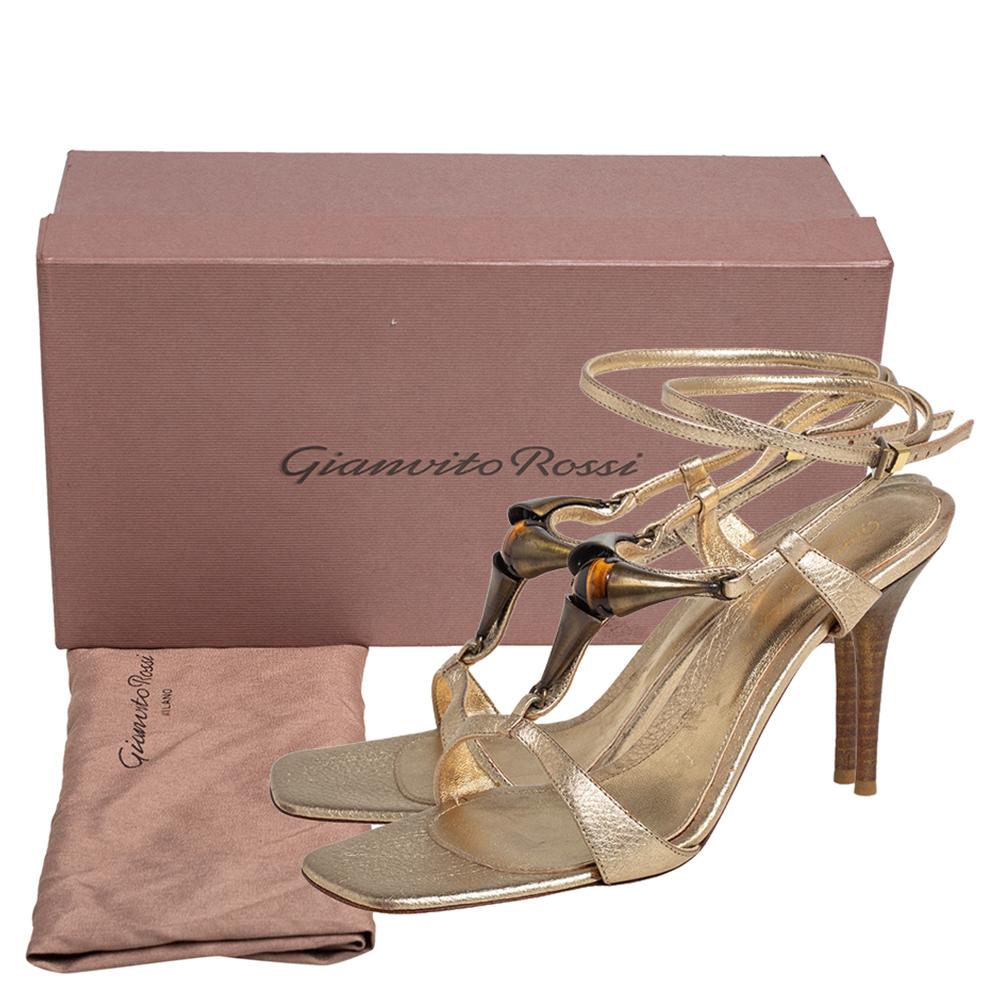 Gianvito Rossi Sandalias con correa en el tobillo de piel dorada con adornos talla 37 4