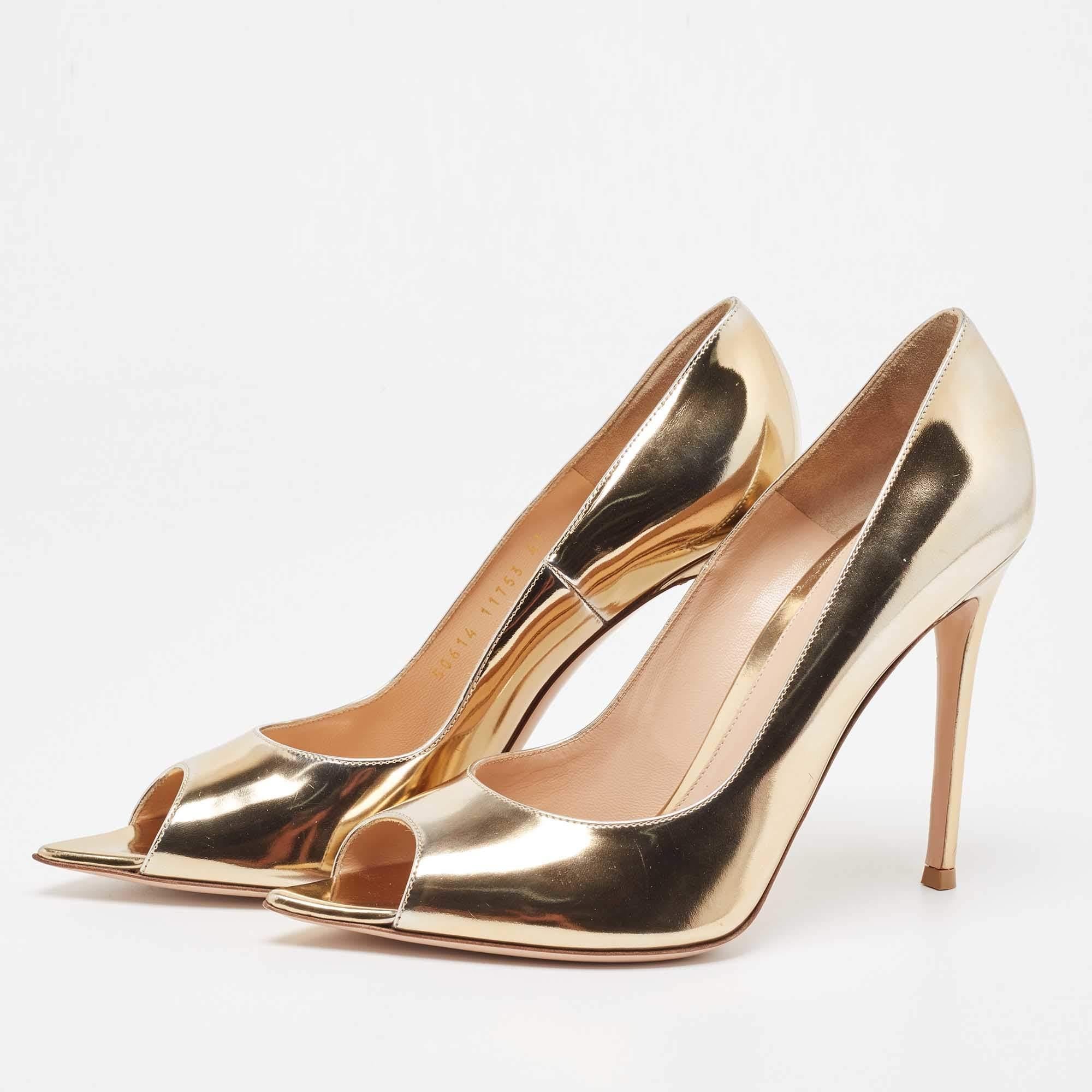 The fashion house’s tradition of excellence, coupled with modern design sensibilities, works to make these Gianvito Rossi pumps a fabulous choice. They'll help you deliver a chic look with ease.

Includes
Original Dustbag, Original Box, extra heel