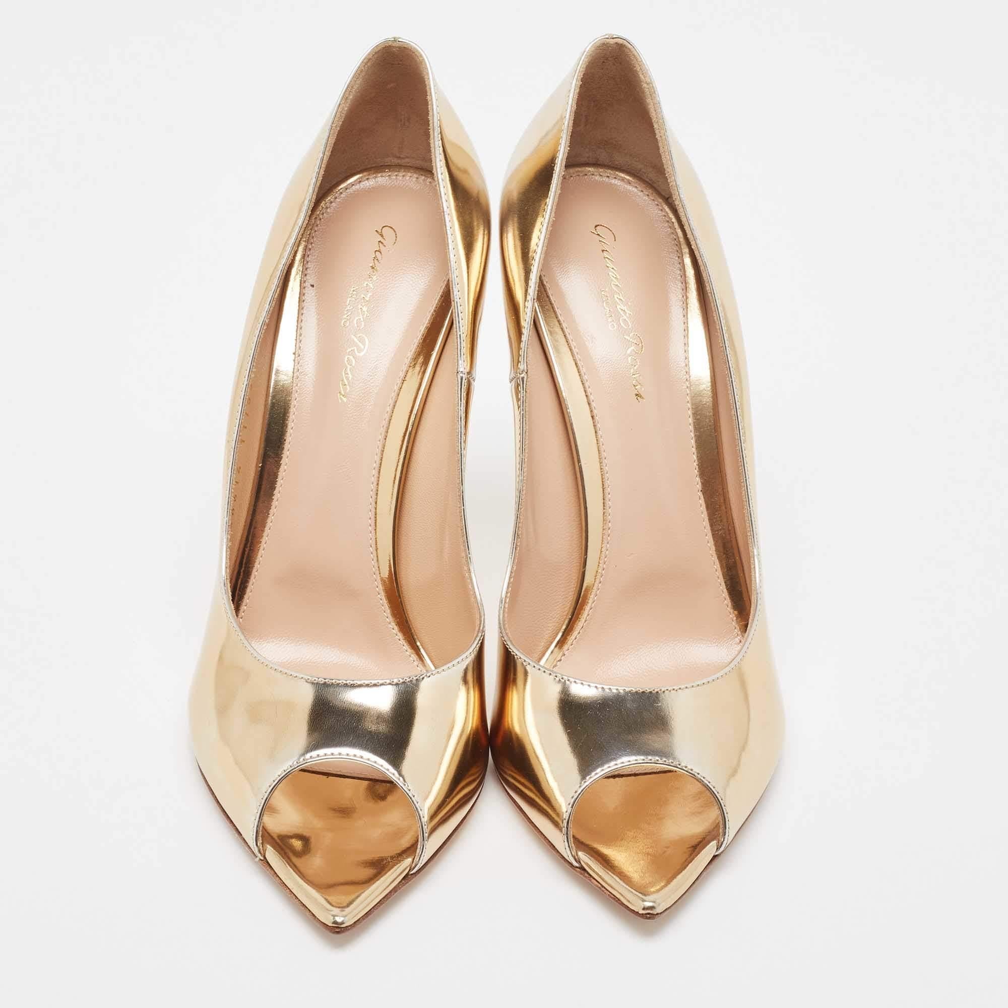 Gianvito Rossi Gold Leather Open Toe Pumps Size 41 In New Condition For Sale In Dubai, Al Qouz 2