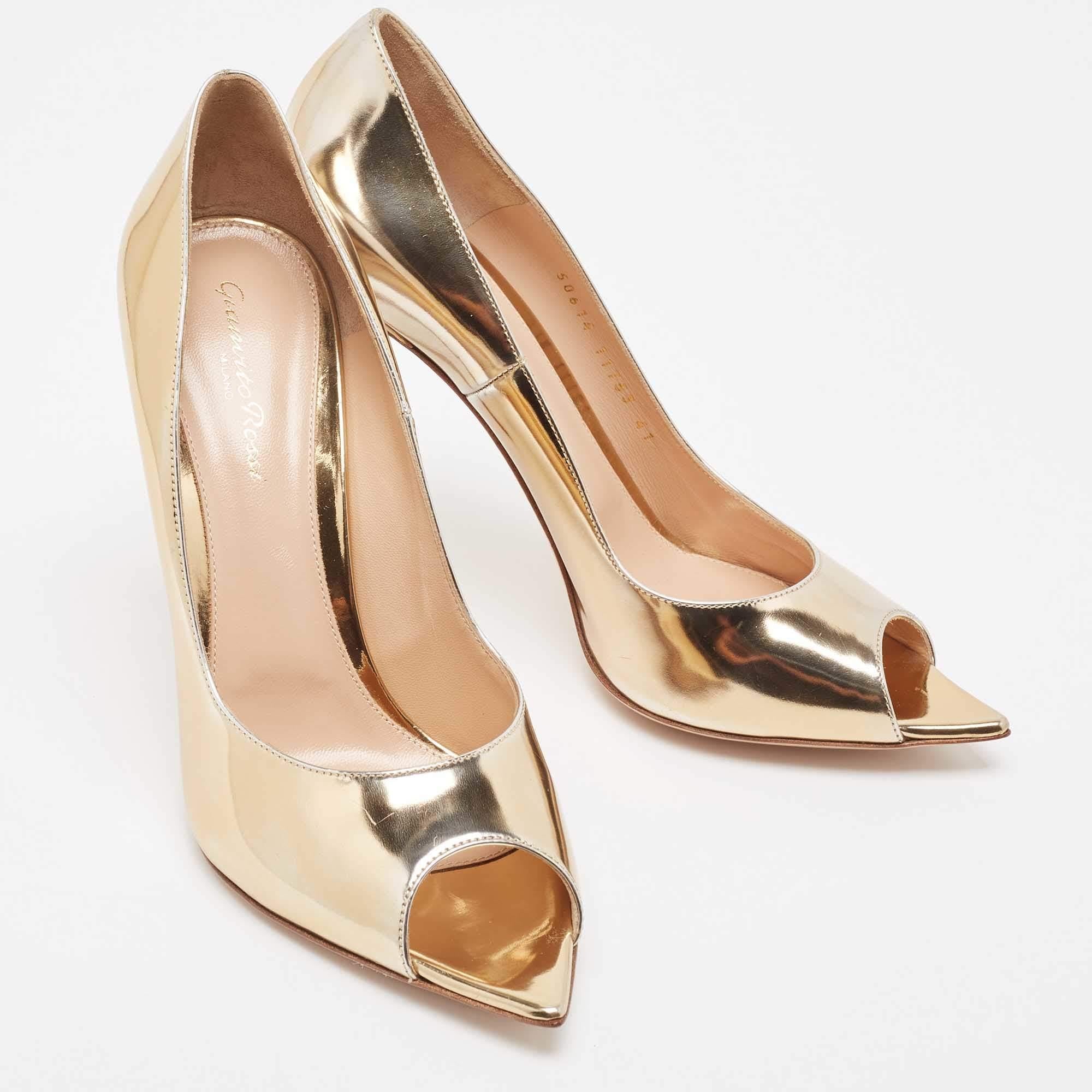 Women's Gianvito Rossi Gold Leather Open Toe Pumps Size 41 For Sale