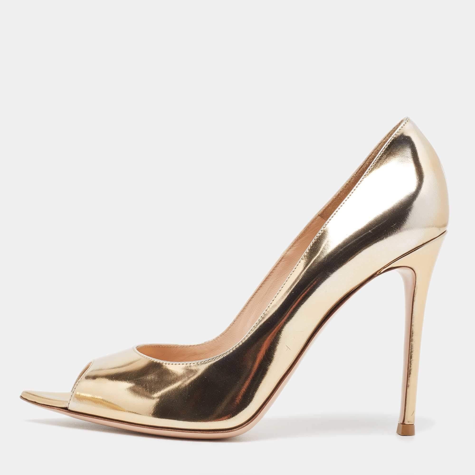 Women's Gianvito Rossi Gold Leather Open Toe Pumps Size 41 For Sale
