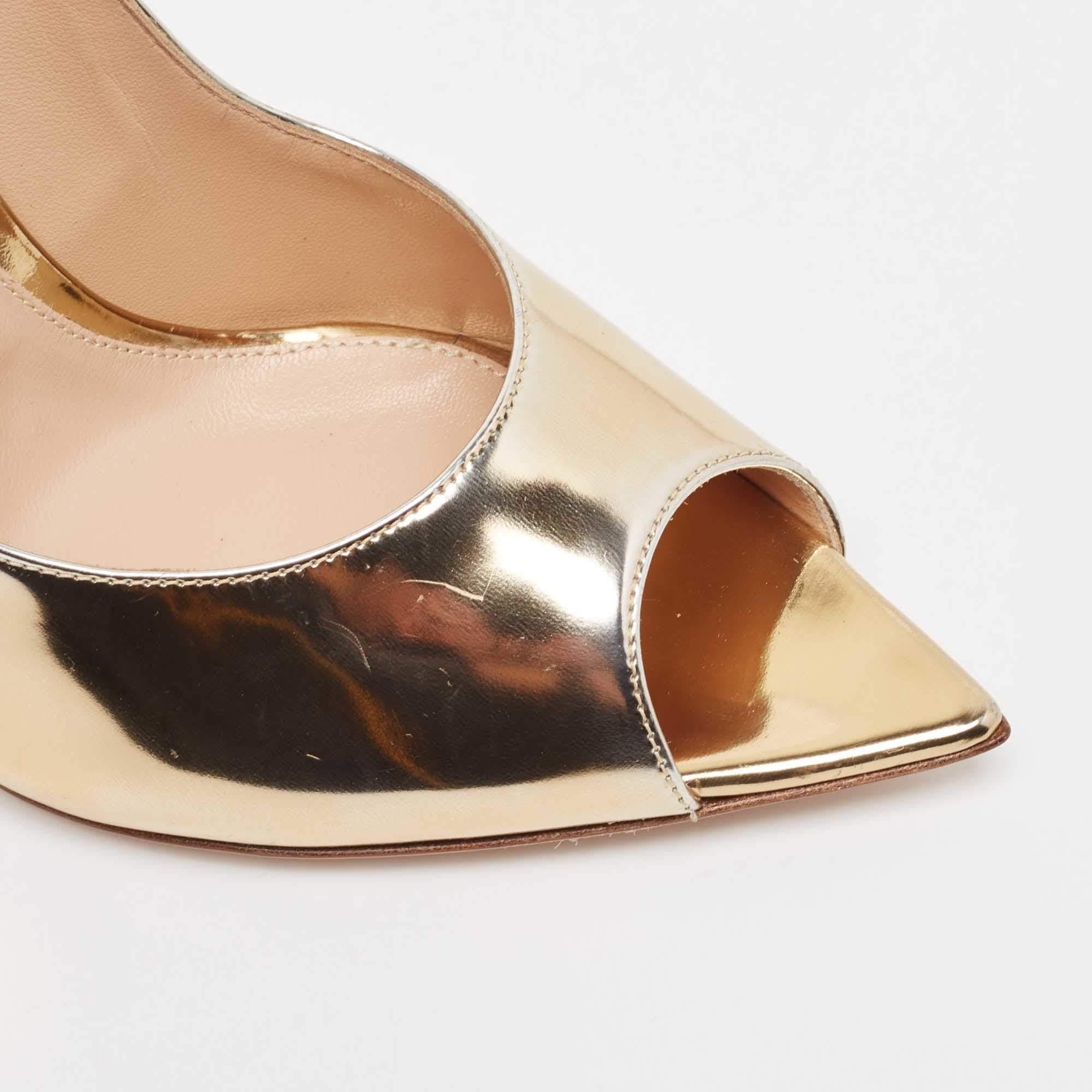 Gianvito Rossi Gold Leather Open Toe Pumps Size 41 For Sale 3