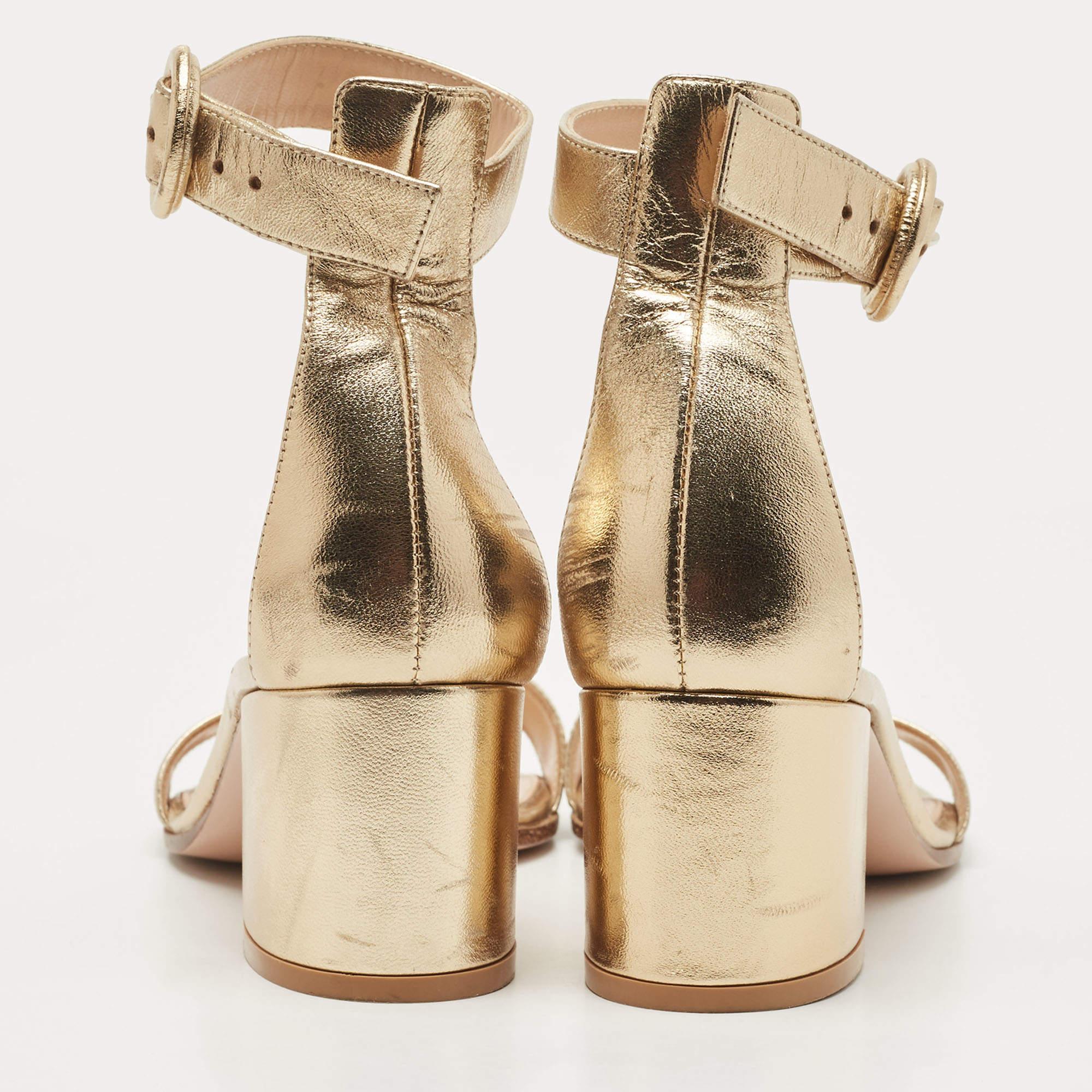 Gianvito Rossi Gold Leather Portofino Block Heel Sandals Size 35.5 For Sale 2