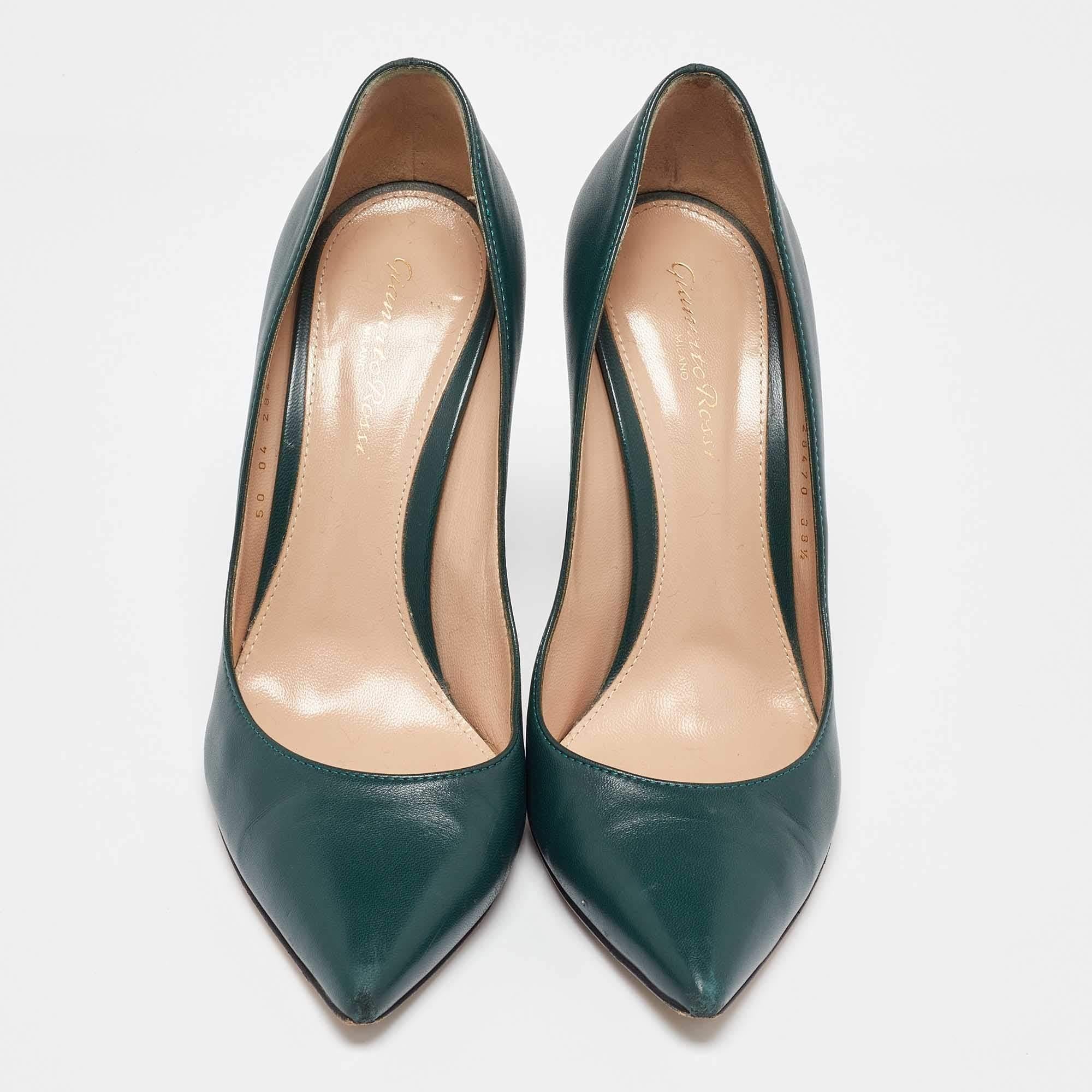 Black Gianvito Rossi Green Leather Gianvito Pumps Size 38.5 For Sale