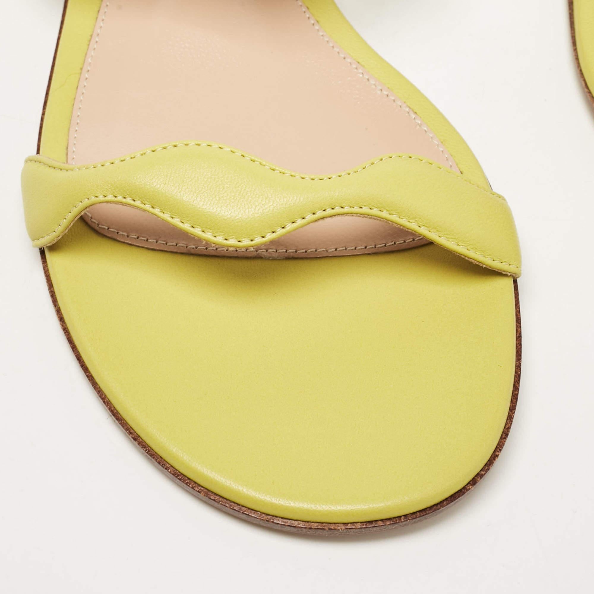 Gianvito Rossi - Chaussures plates ondulées en cuir vert, taille 37 en vente 3