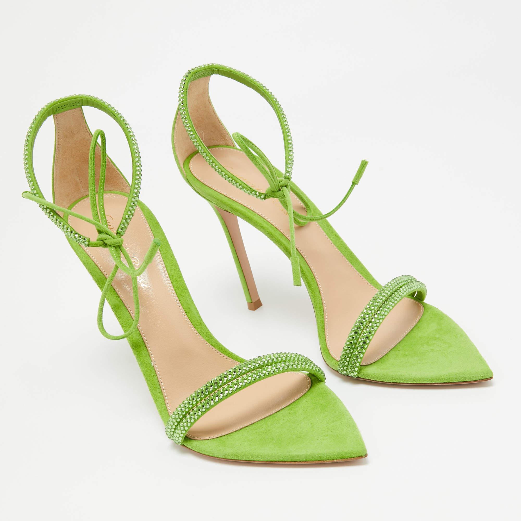 Gianvito Rossi Green Suede Crystal Embellished Montecarlo Sandals Size 39 In Excellent Condition For Sale In Dubai, Al Qouz 2