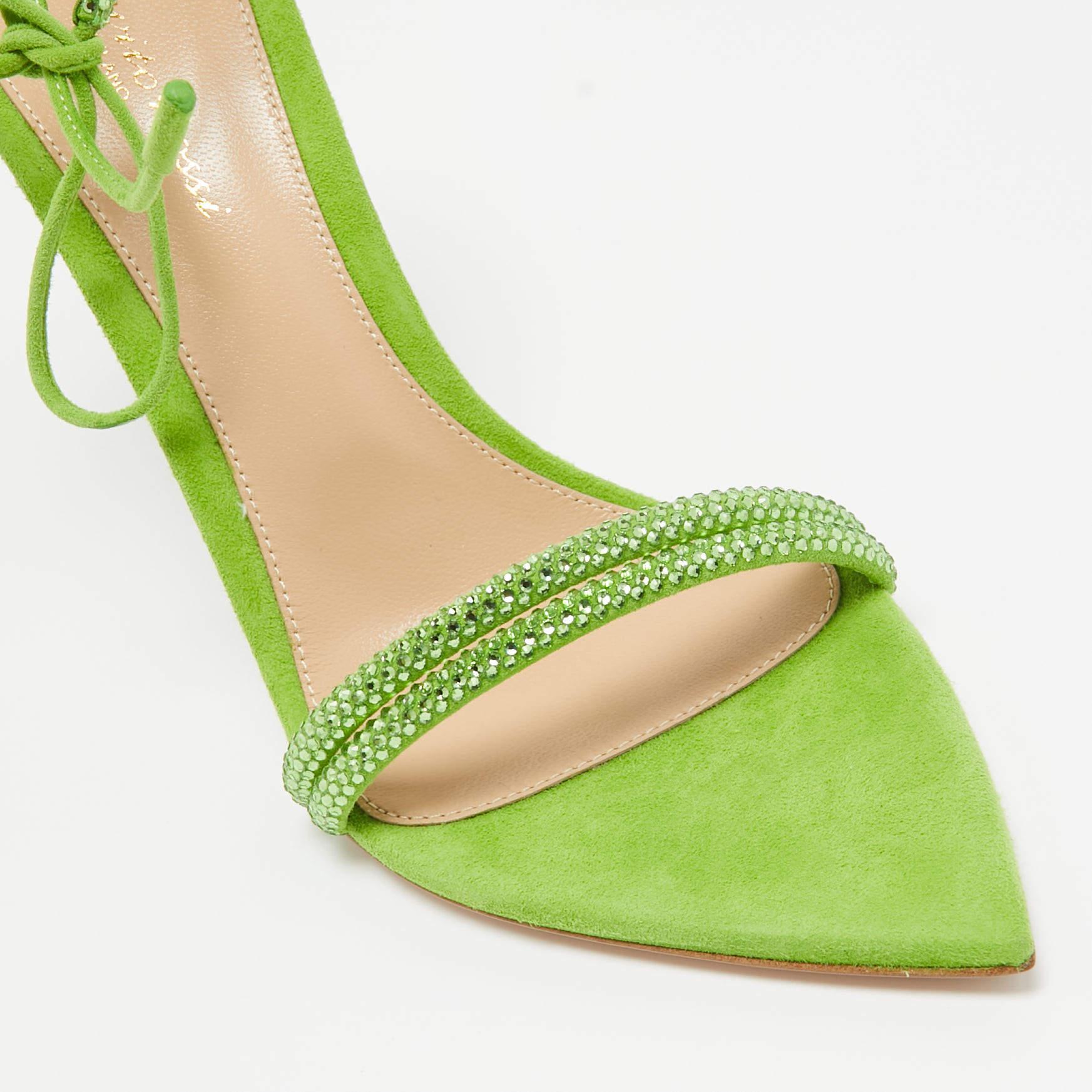 Vert Gianvito Rossi - Sandales Montecarlo en daim vert ornées de cristaux, taille 39 en vente