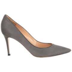 GIANVITO ROSSI Graues Kalbshaar Stiletto-Pumps mit spitzer Zehe 36,5