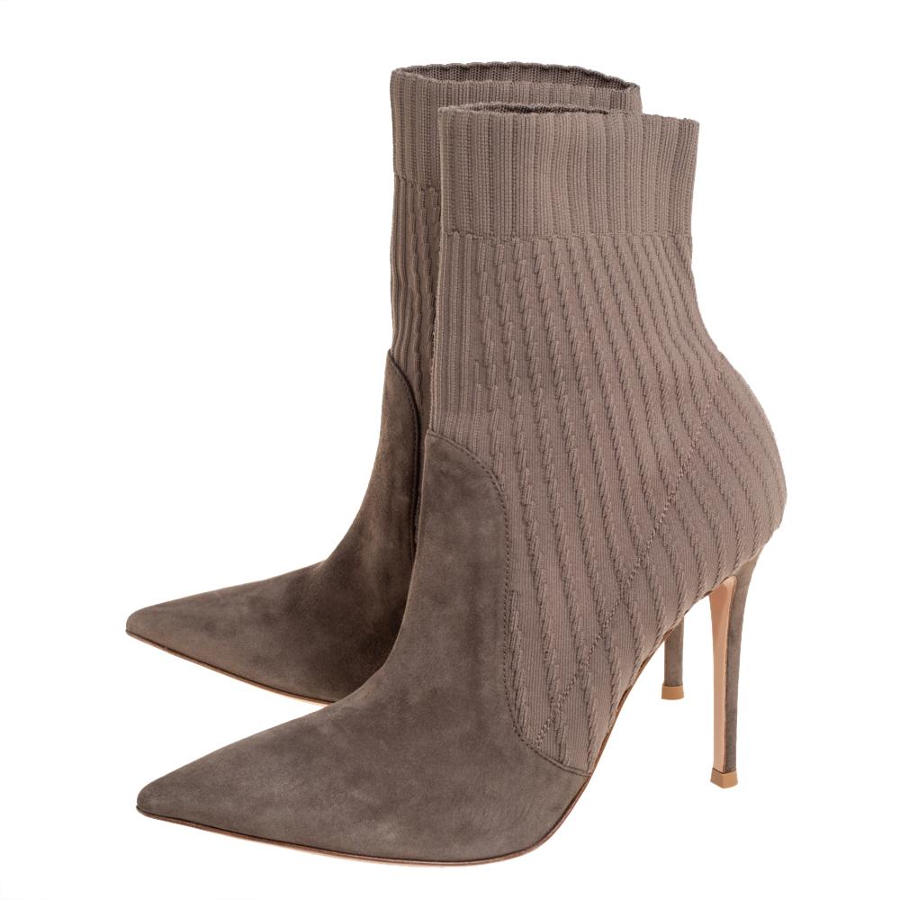 Gianvito Rossi Grey Knit Fabric And Suede Katie Ankle Boots Size 39 In Good Condition In Dubai, Al Qouz 2