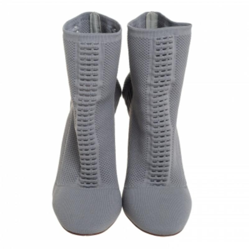 Gianvito Rossi Grey Stretch Knit Thurlow Ankle Boots Size 39 In Good Condition For Sale In Dubai, Al Qouz 2
