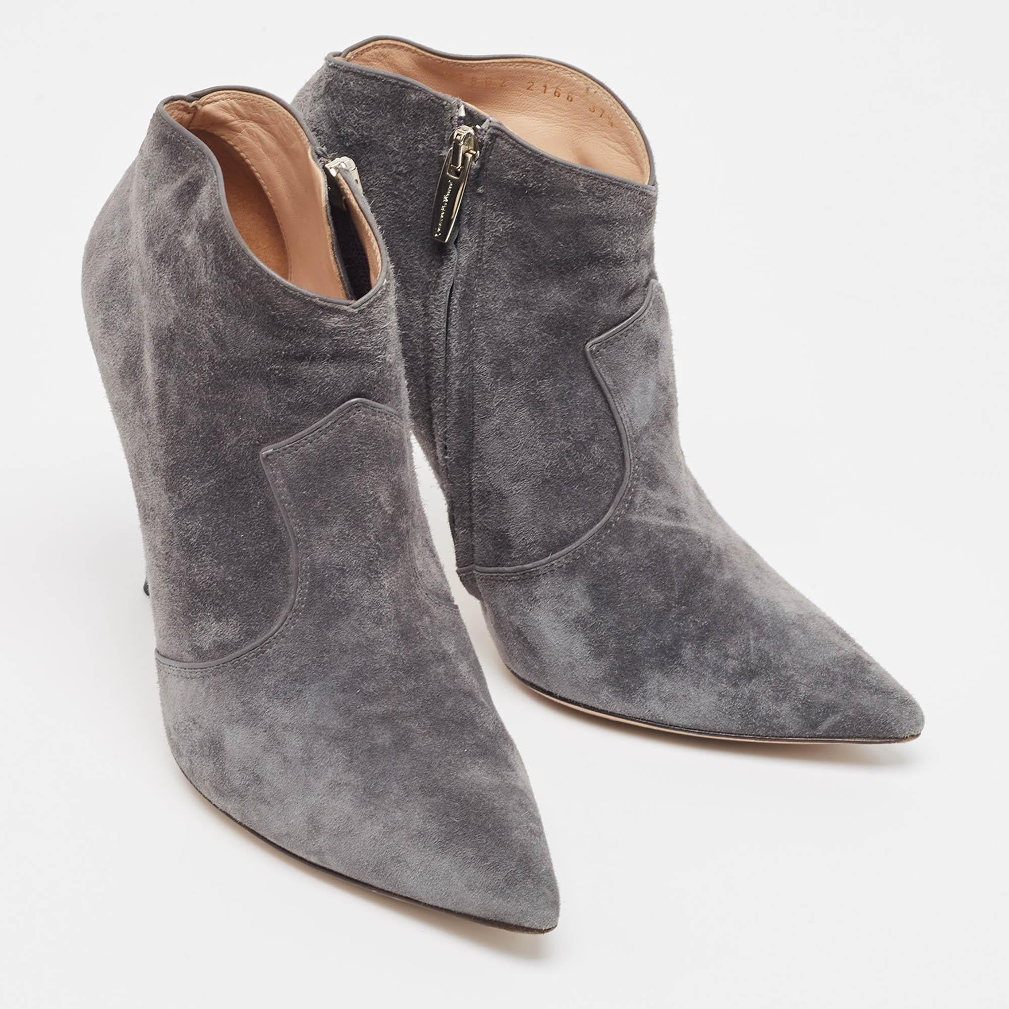 Gianvito Rossi Grey Suede Ankle Boots Size 37.5 In Good Condition For Sale In Dubai, Al Qouz 2