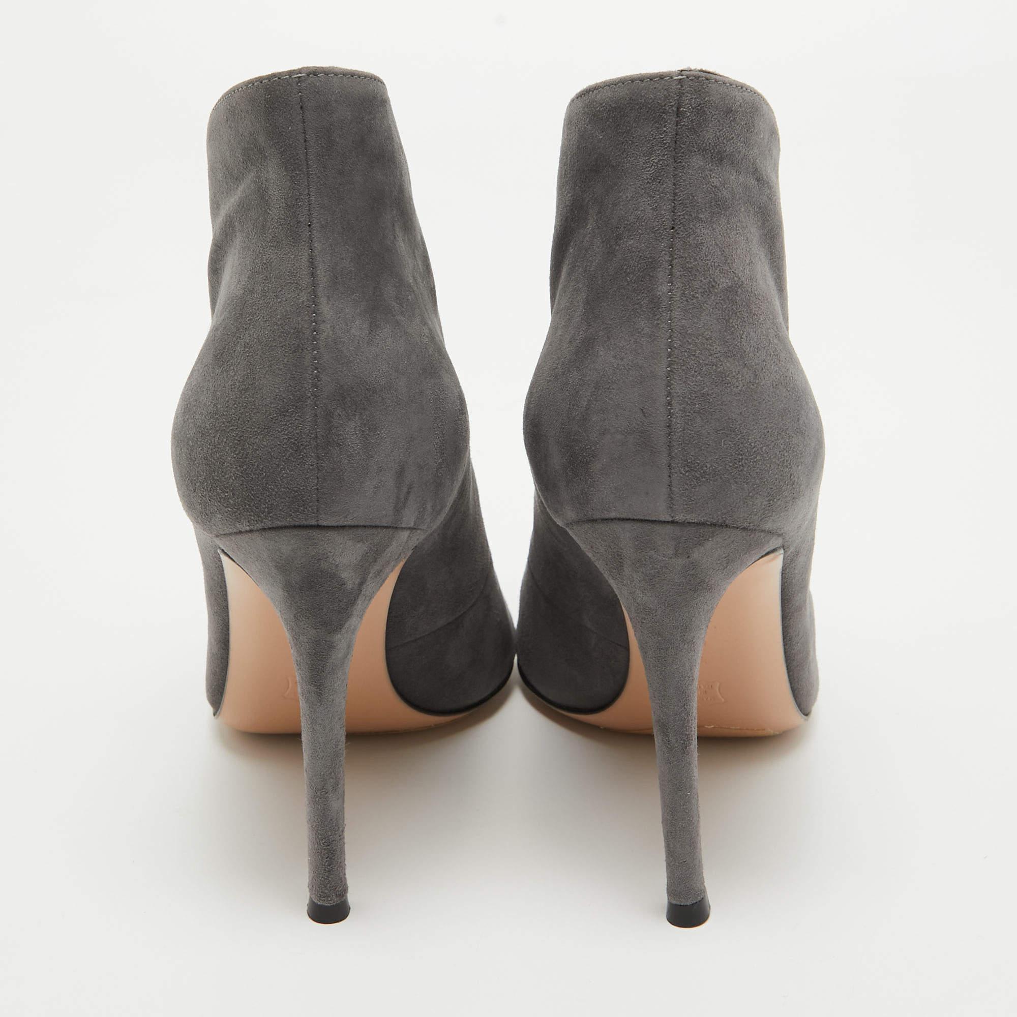 Women's Gianvito Rossi Grey Suede V Neck Peep Toe Booties Size 36