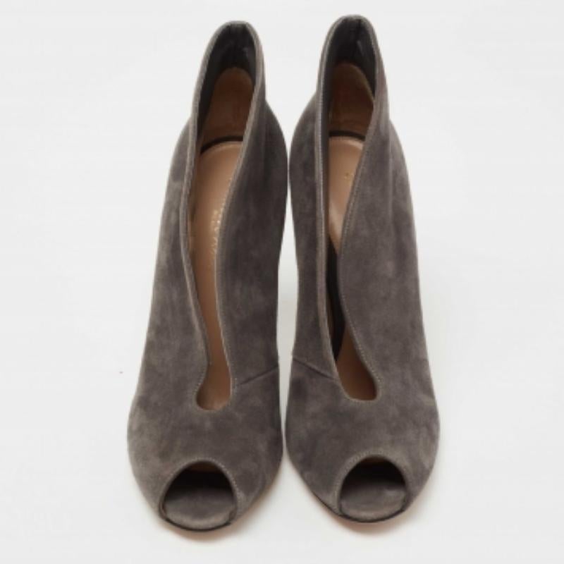 Gianvito Rossi Grey Suede Vamp Peep Toe Booties Size 39.5 In Good Condition For Sale In Dubai, Al Qouz 2