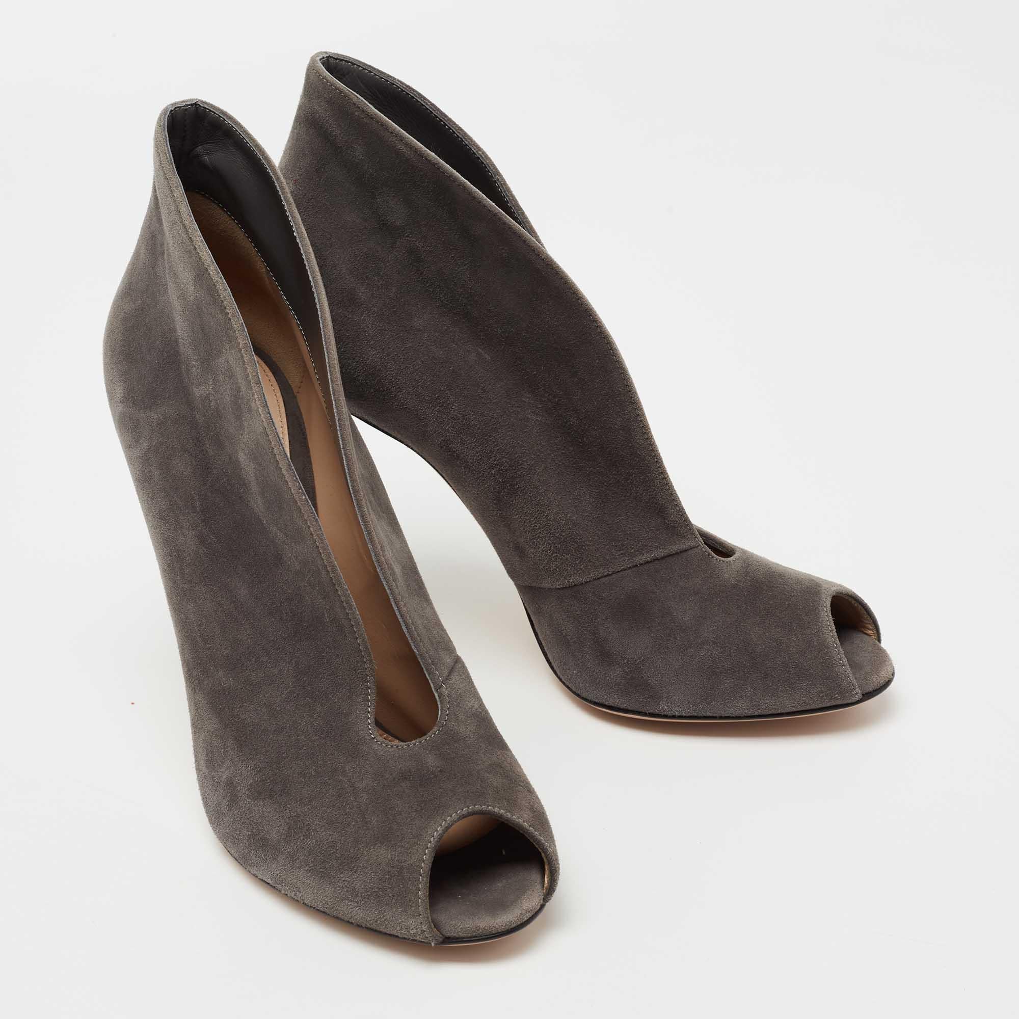Gianvito Rossi Grey Suede Vamp Peep Toe Booties Size 39.5 For Sale 1