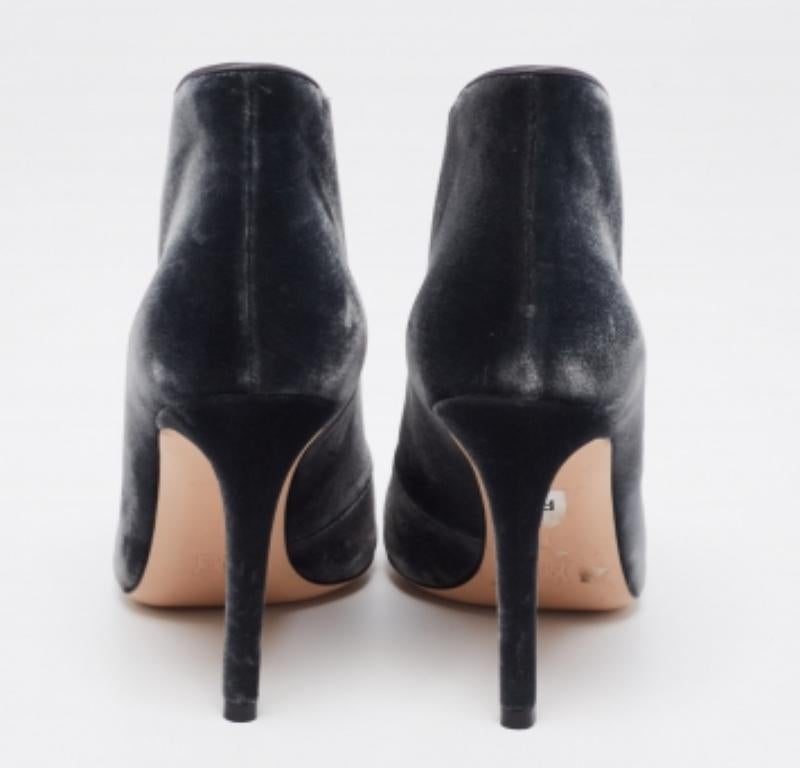 Gianvito Rossi Botines Peep-Toe de terciopelo gris Tamaño 35.5 en venta 2