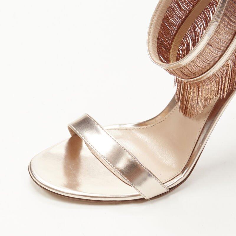 GIANVITO ROSSI Josephine sandalia de tacón alto con flecos de metal cobrizo EU38 en venta 2