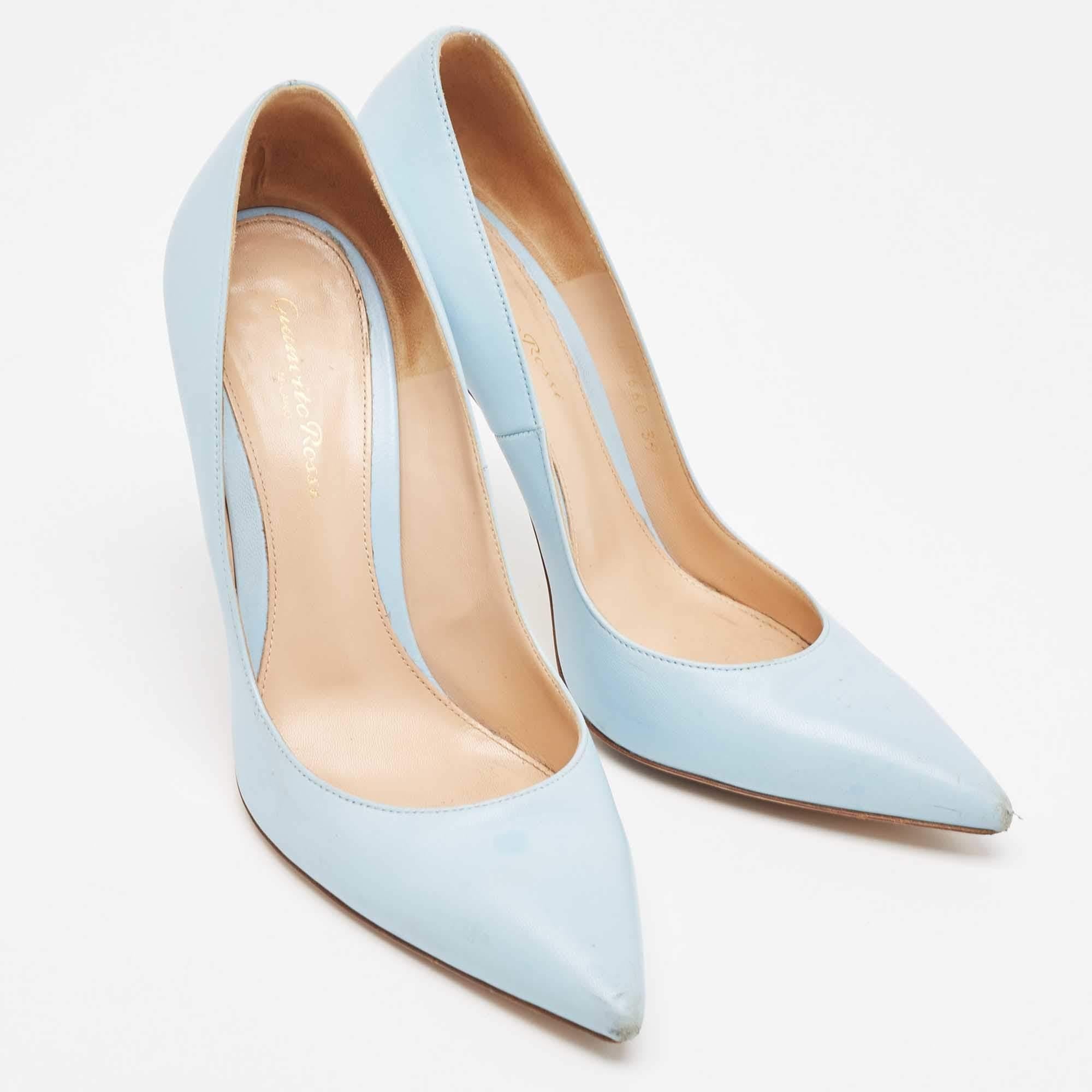 Gianvito Rossi Light Blue Leather Pointed Toe Pumps Size 39 In Good Condition For Sale In Dubai, Al Qouz 2