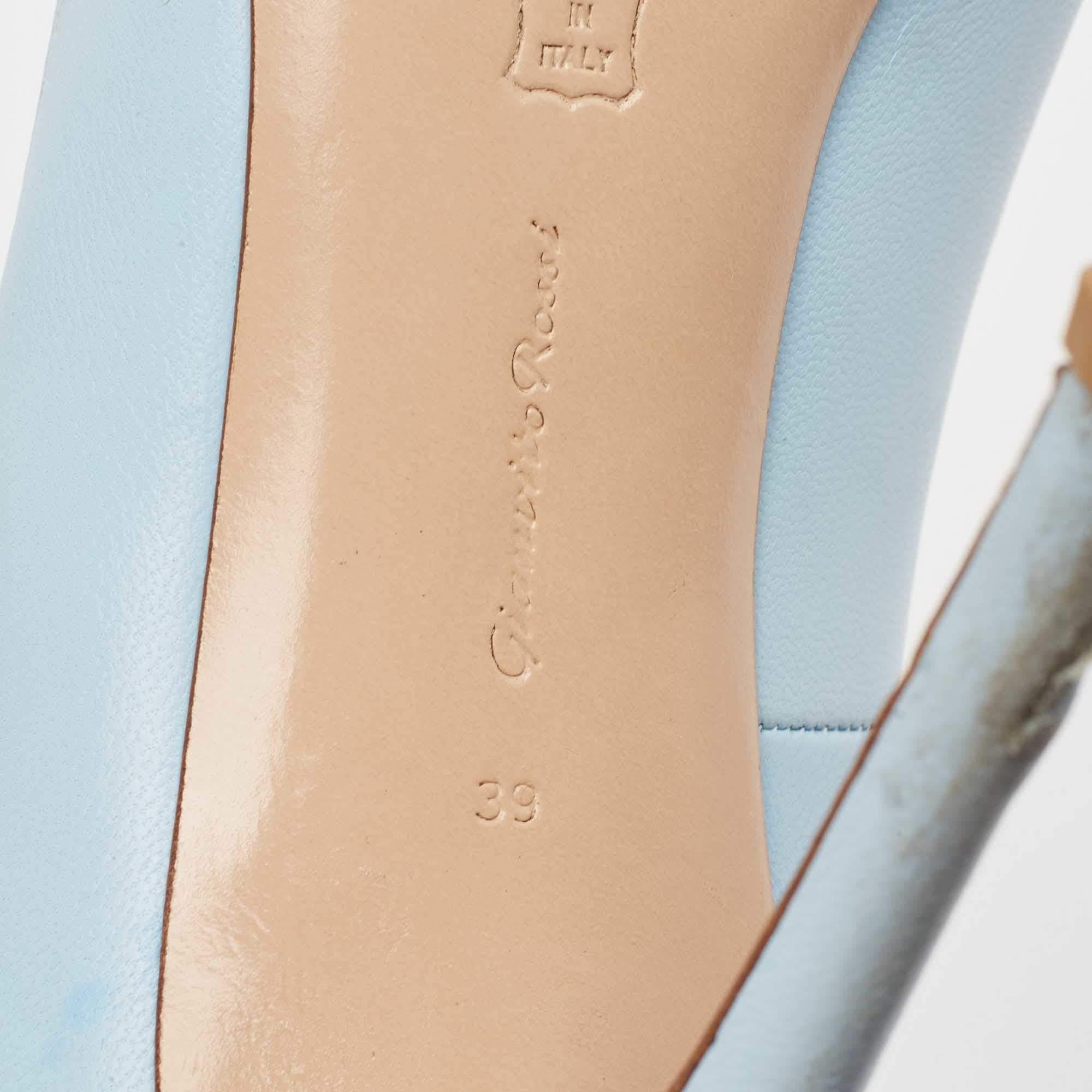Gianvito Rossi Light Blue Leather Pointed Toe Pumps Size 39 For Sale 3
