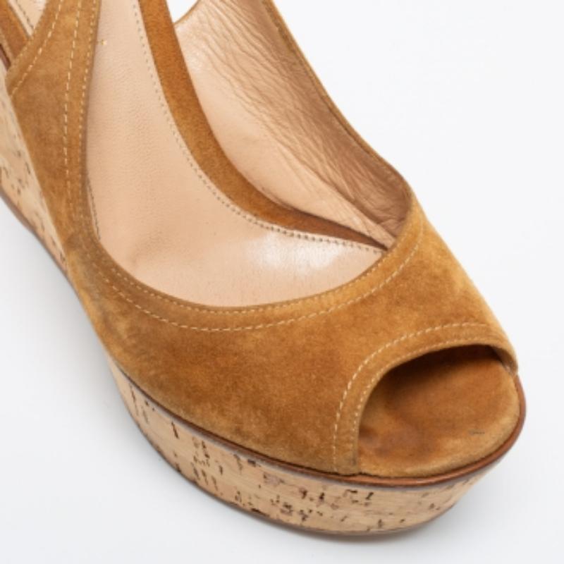 Gianvito Rossi Hellbraune Keilsandalen aus Wildleder Größe 38 im Angebot 2
