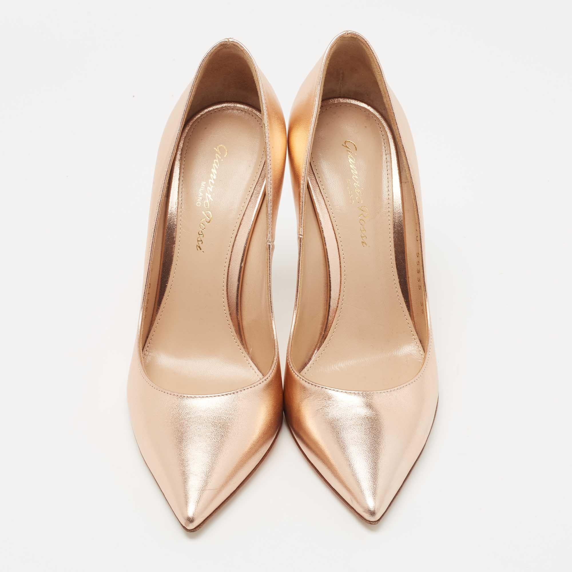 Gianvito Rossi Metallic Bronze Leather Pointed Toe Pumps Size 36 In Fair Condition In Dubai, Al Qouz 2