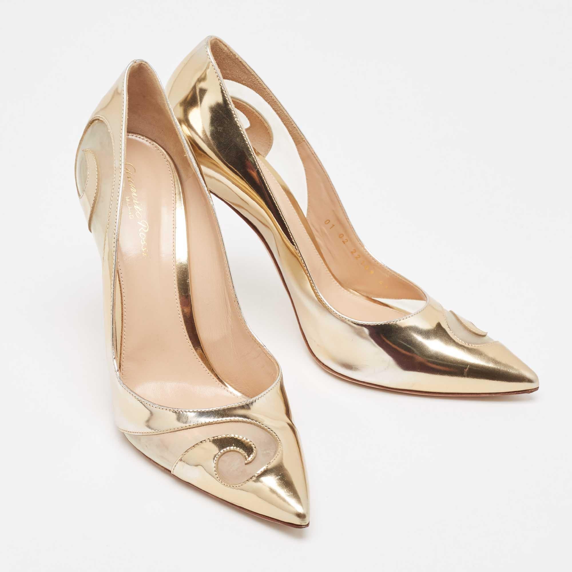 Women's Gianvito Rossi Metallic Gold PVC and Leather Pointed Toe Pumps Size 41 For Sale