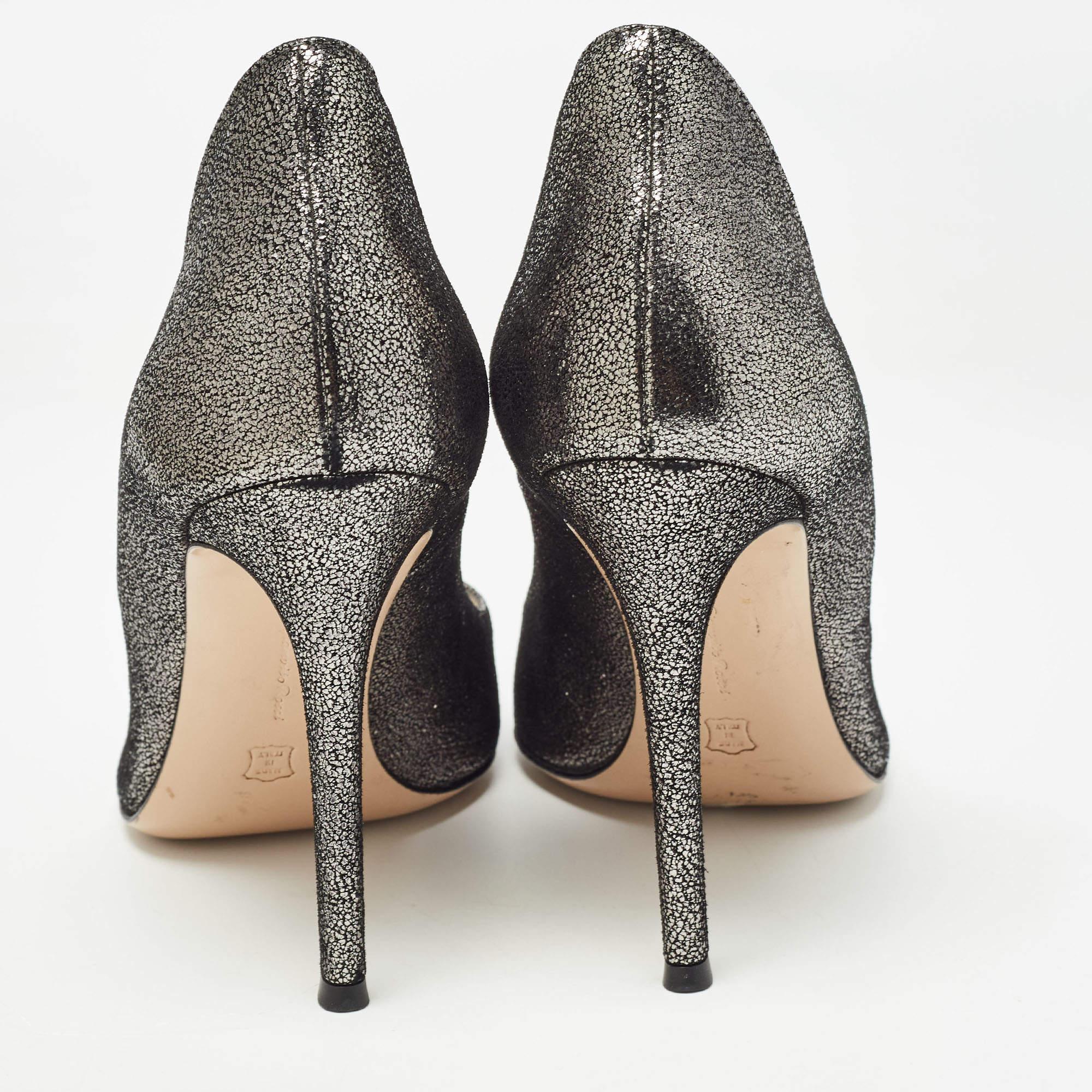 Women's Gianvito Rossi Metallic Grey Glitter Suede Gianvito Pumps Size 38.5