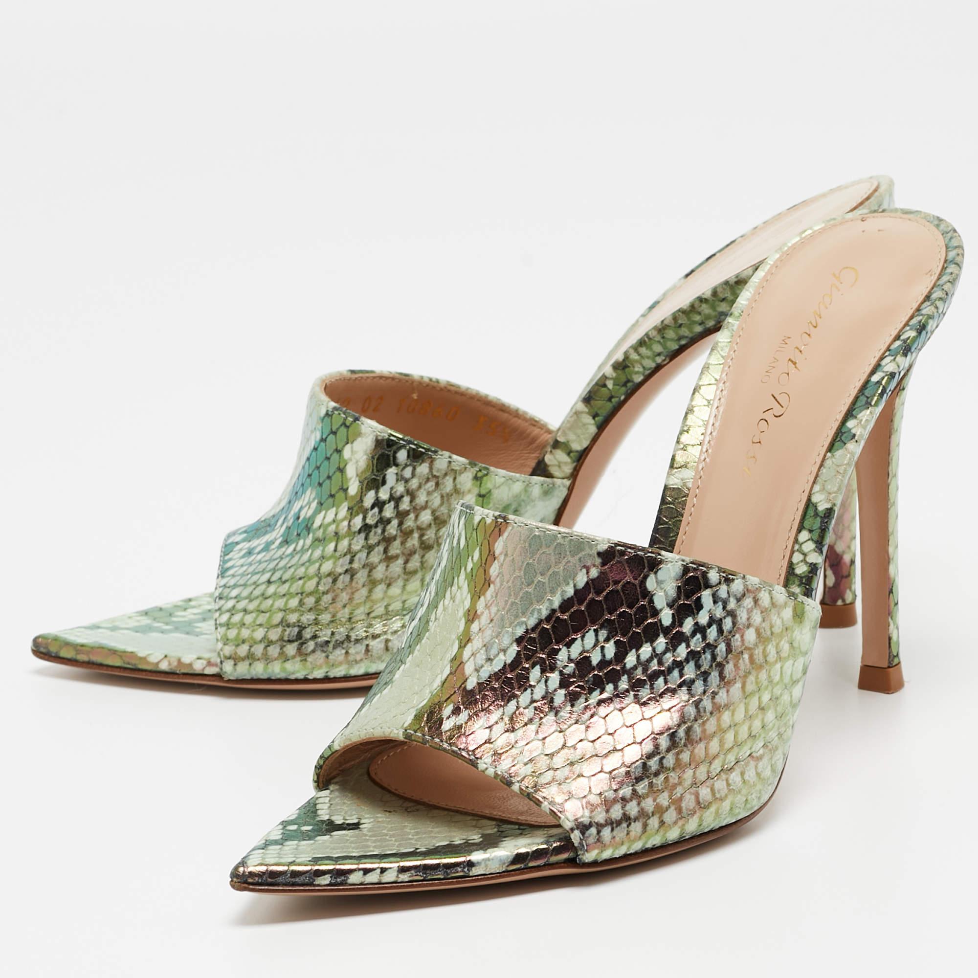 These Gianvito Rossi Alise sandals are chic and constructed with care for a great fit. Crafted from quality materials, they are durable, easy to style, and fabulous, with comfortable interiors, artful designs, and beautiful uppers.

