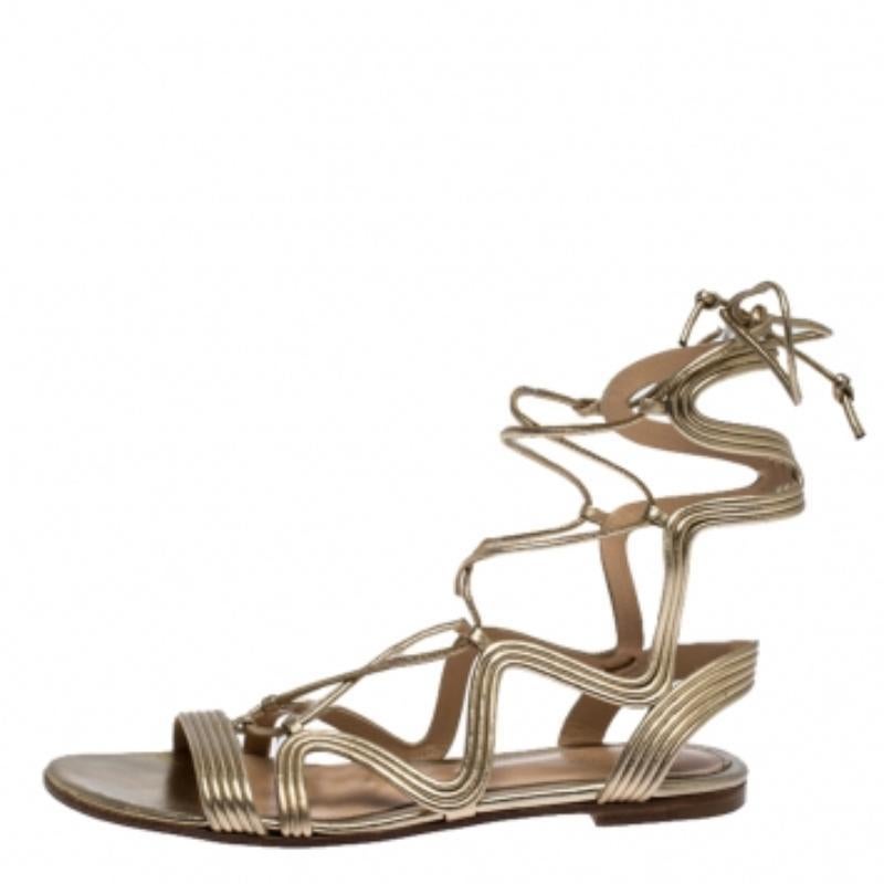 Gianvito Rossi Metallic Gladiator Knöchellange flache Sandalen aus Leder Größe 35.5 im Angebot