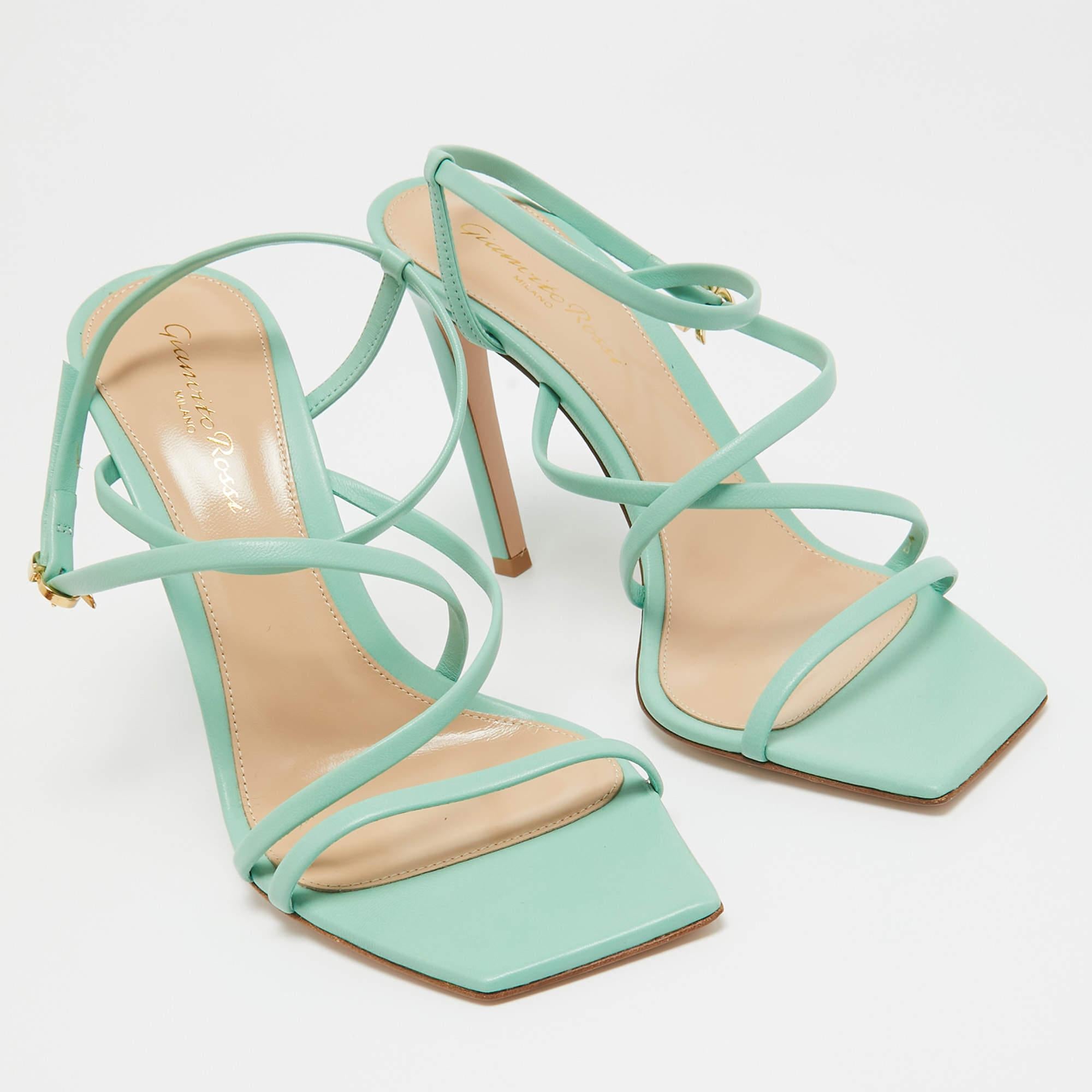 Gianvito Rossi Mint Green Leather Manilla Sandals Size 38.5 In Excellent Condition In Dubai, Al Qouz 2