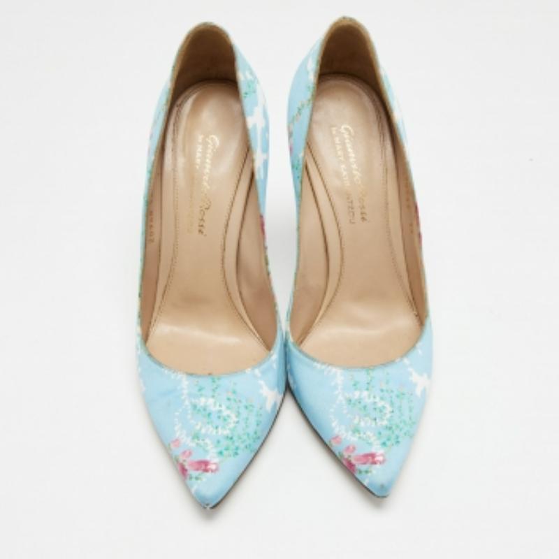 Gianvito Rossi Lisa Ponker Pumps aus Stoff mit mehrfarbigem Blumendruck und Stoff, Lisa Ponker, Größe 39 im Angebot 5