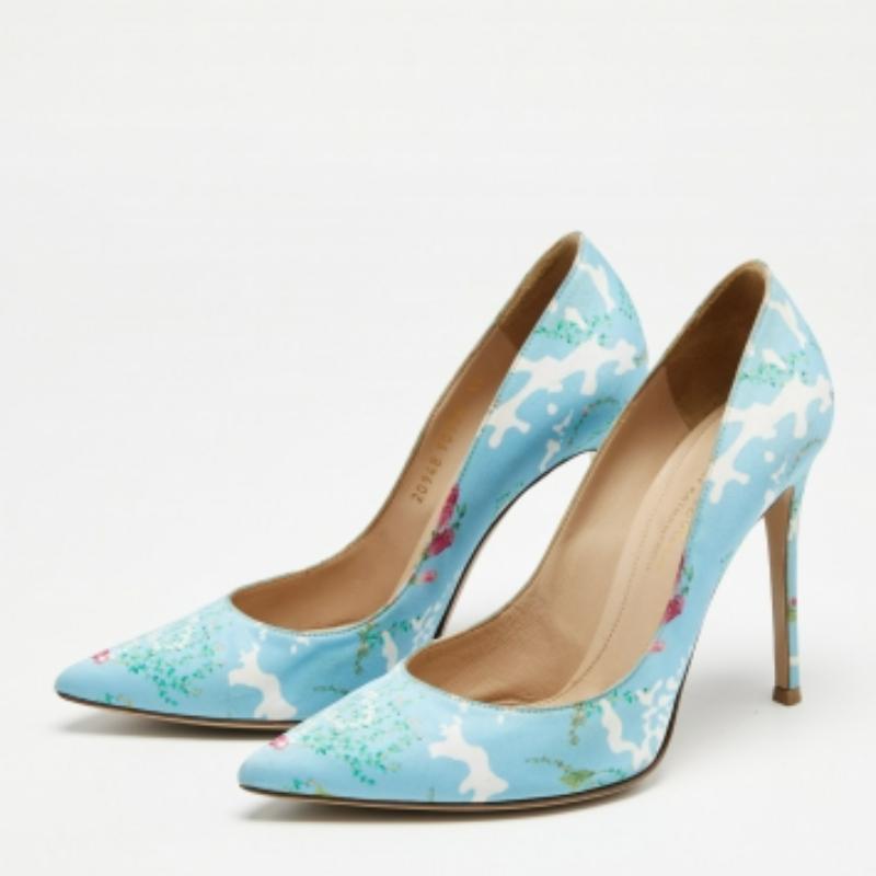 Gianvito Rossi Lisa Ponker Pumps aus Stoff mit mehrfarbigem Blumendruck und Stoff, Lisa Ponker, Größe 39 im Angebot 4