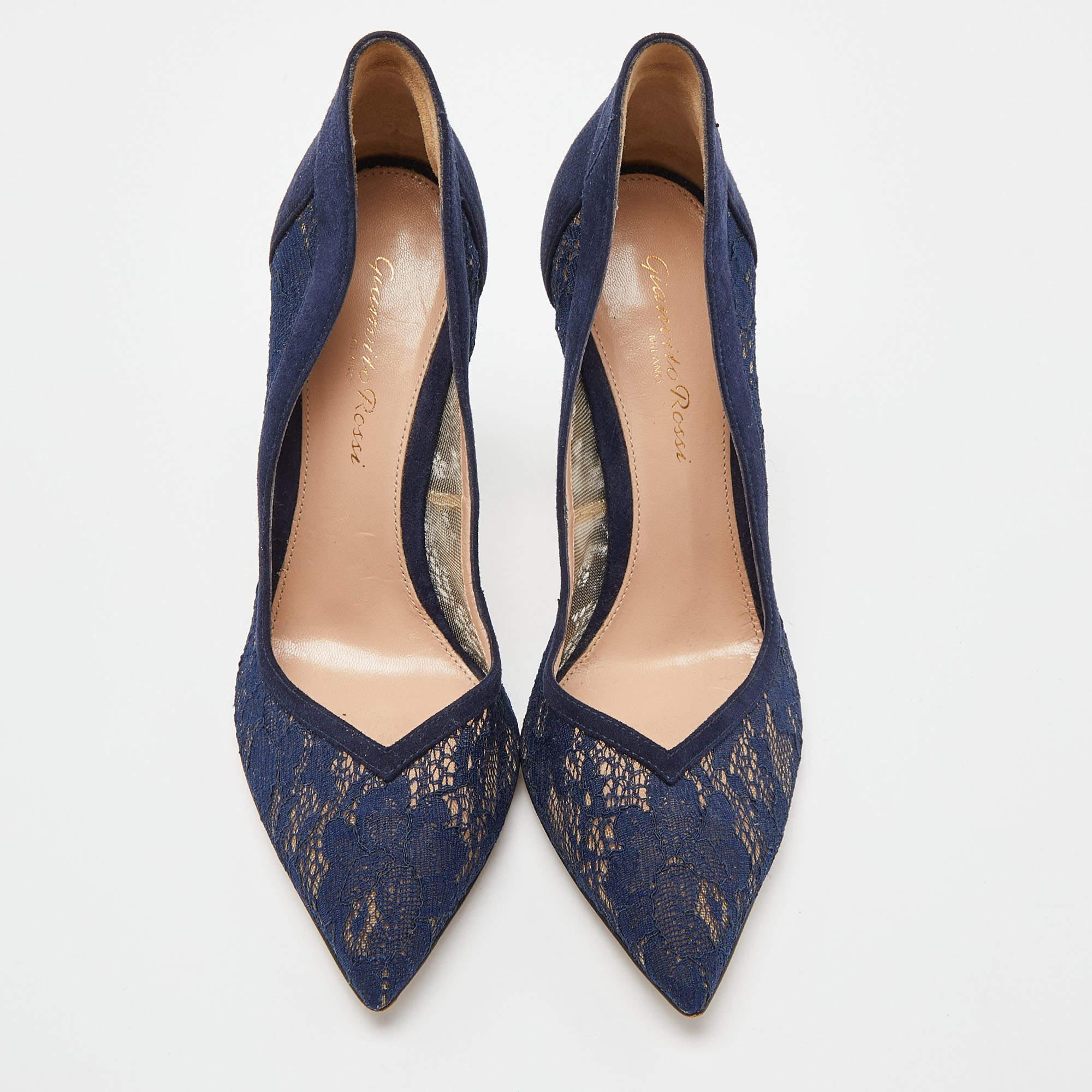 Black Gianvito Rossi Navy Blue Lace and Suede Pumps Size 36 For Sale