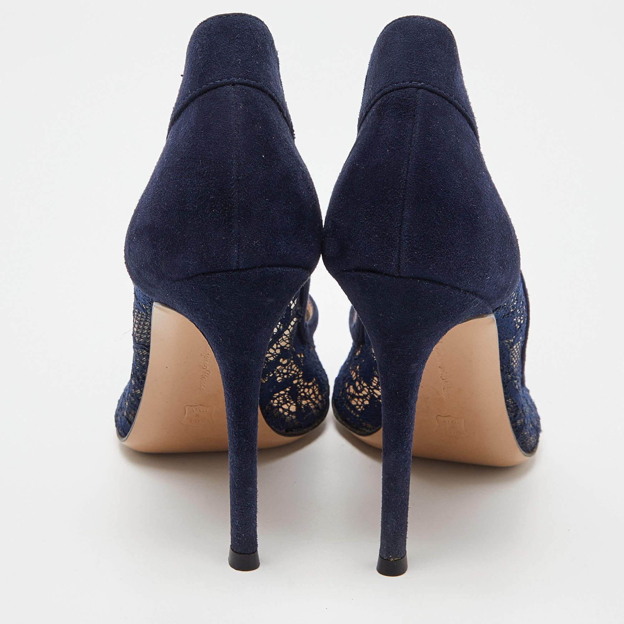 Gianvito Rossi Navy Blue Lace and Suede Pumps Size 36 For Sale 2