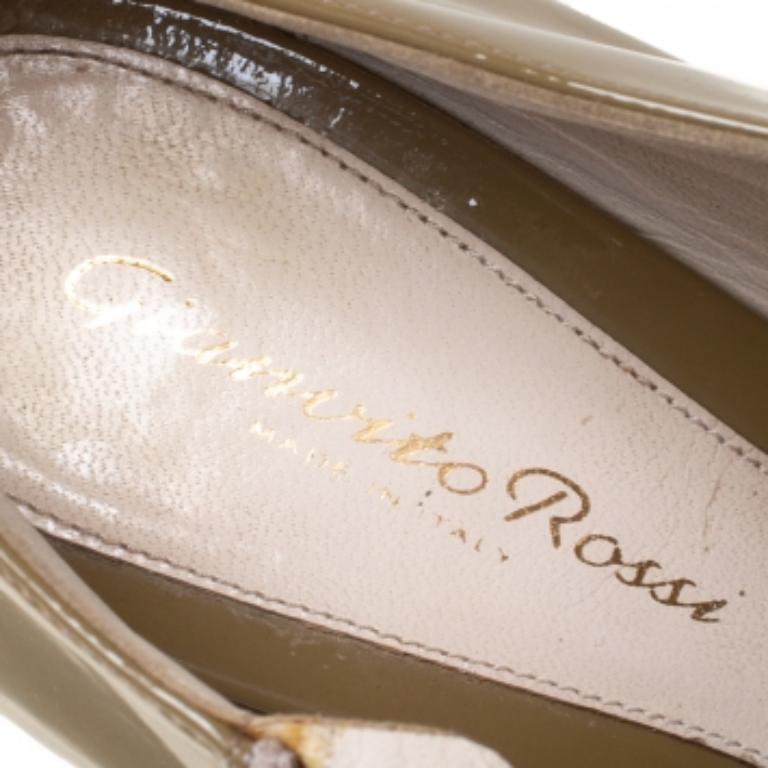 Gianvito Rossi Olive Green Patent Leather Open Toe Booties Size 39 For Sale 2