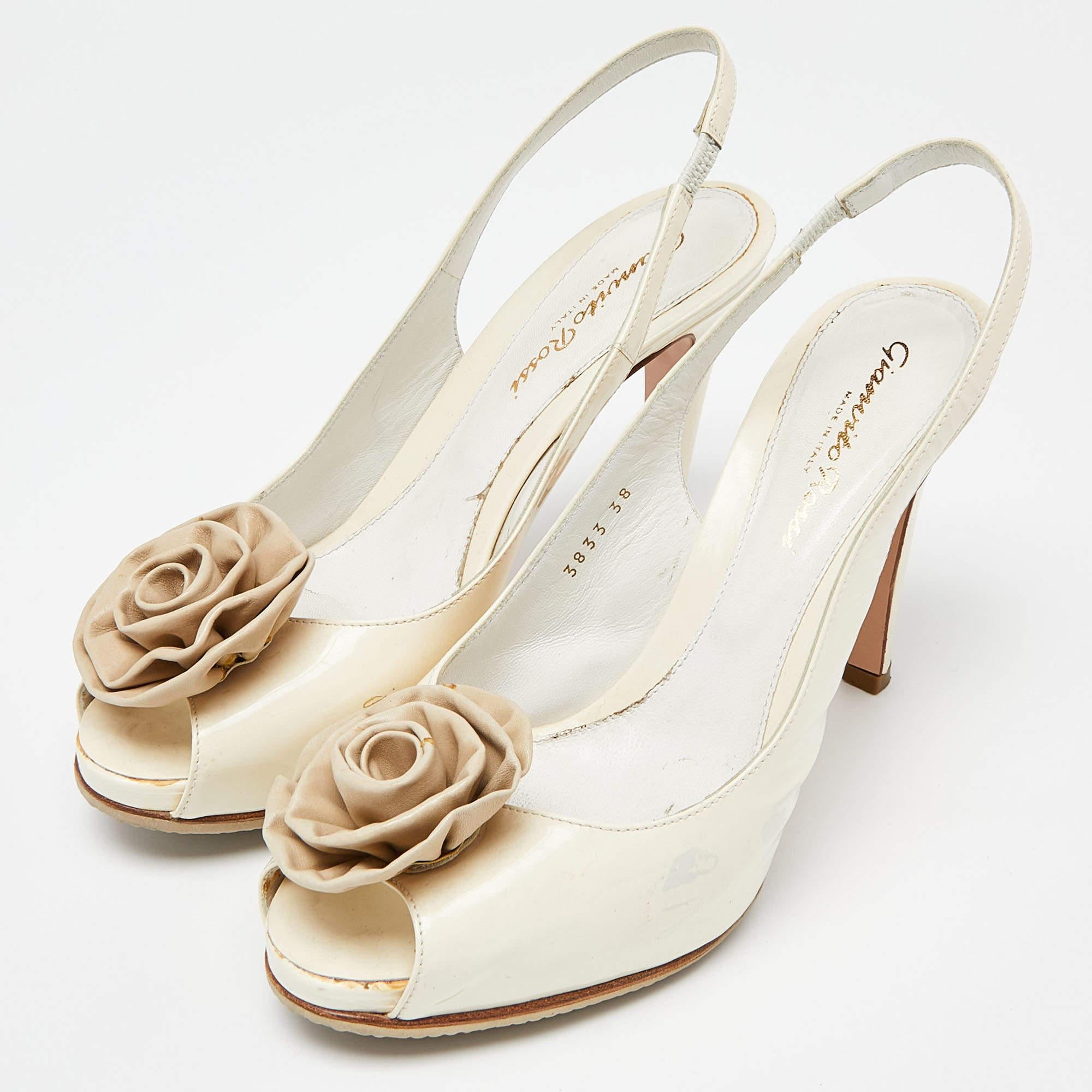 Make a chic style statement with these designer pumps. They showcase sturdy heels and durable soles  perfect for your fashionable outings

