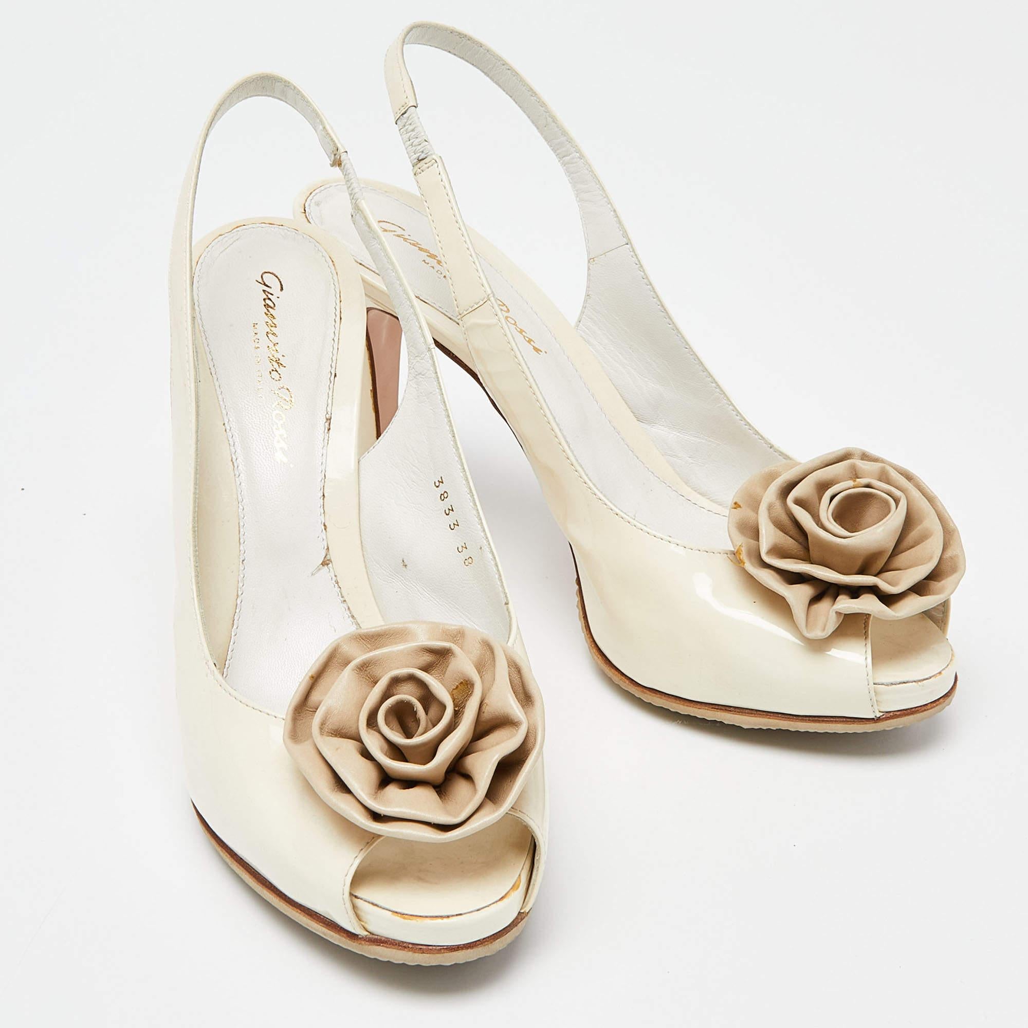 Gianvito Rossi Patent Leather Flower Applique Peep Toe Slingback Pumps Size 38 In Fair Condition For Sale In Dubai, Al Qouz 2