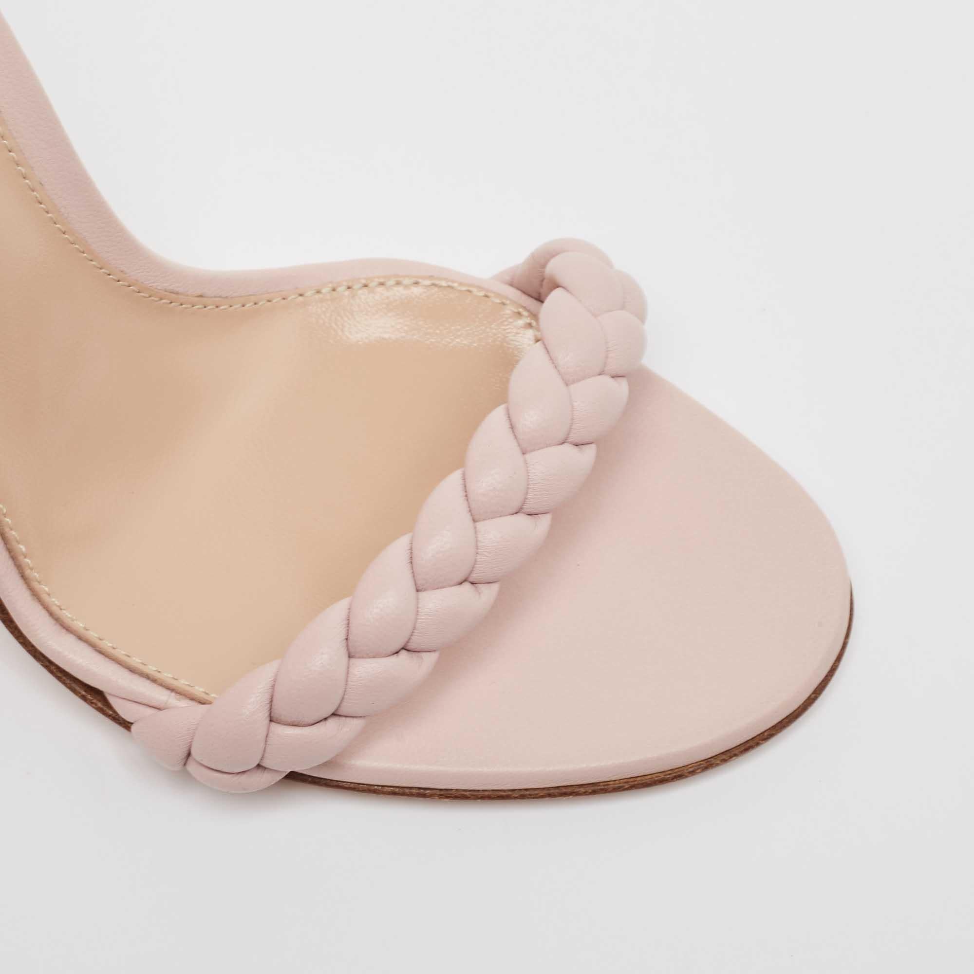 Gianvito Rossi - Sandales Leomi en cuir tressé rose, taille 35.5 en vente 2