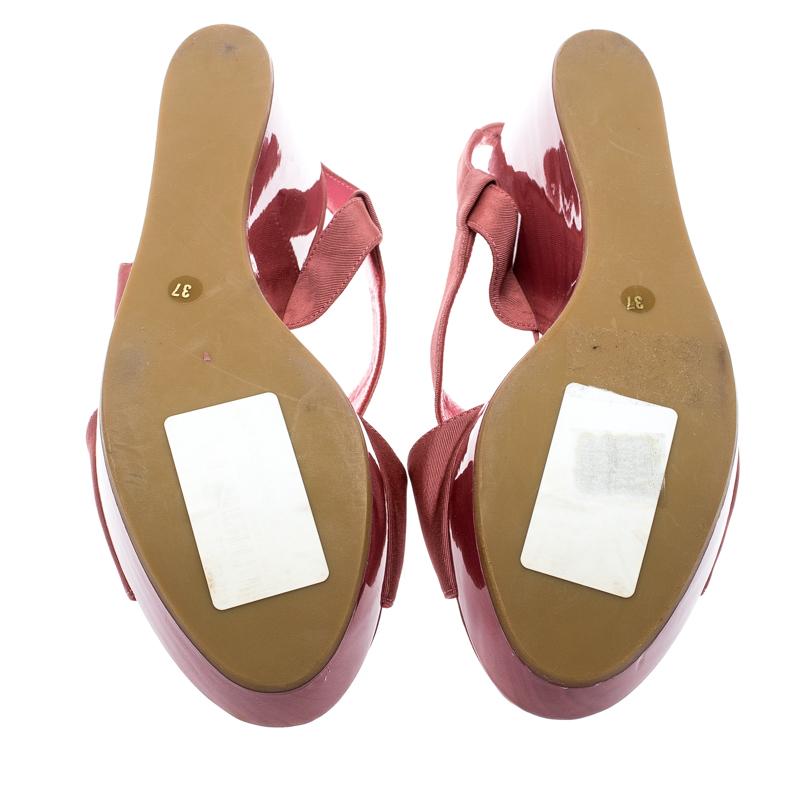 Gianvito Rossi Pink Canvas Wedge Cross Strap Sandals Size 37 In Excellent Condition In Dubai, Al Qouz 2