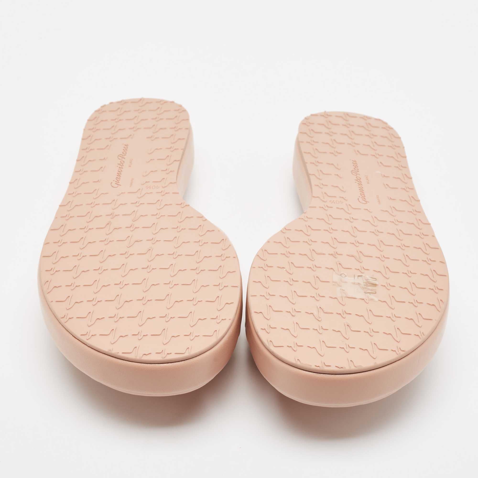 Gianvito Rossi Rosa Pelle alima Criss Cross Flat Slides Taglia 40.5 in vendita 1